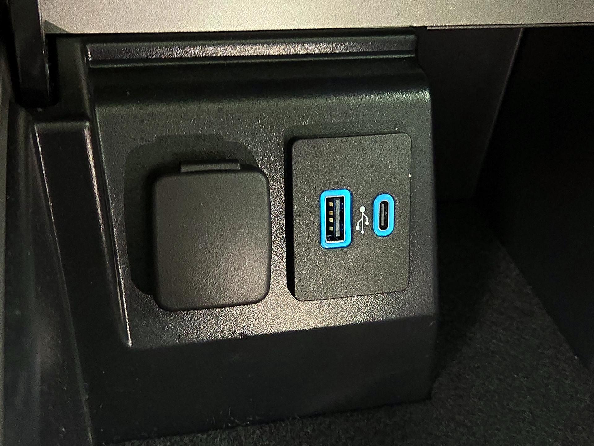 Thumbnail: 2022 Ford Explorer - 19