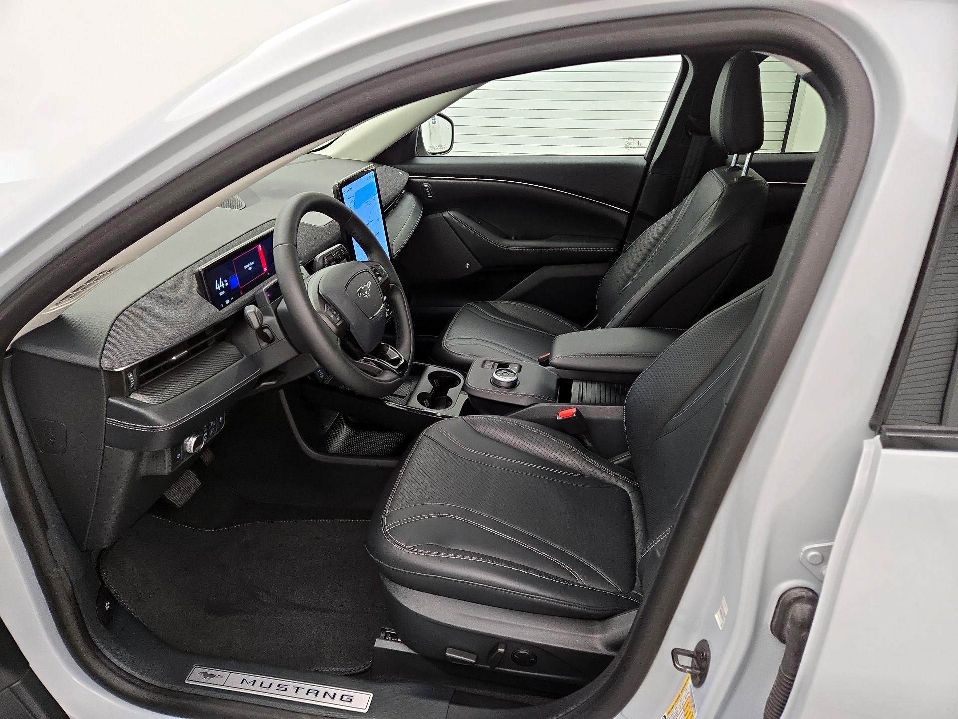 Thumbnail: 2022 Ford Mustang Mach-E - 11