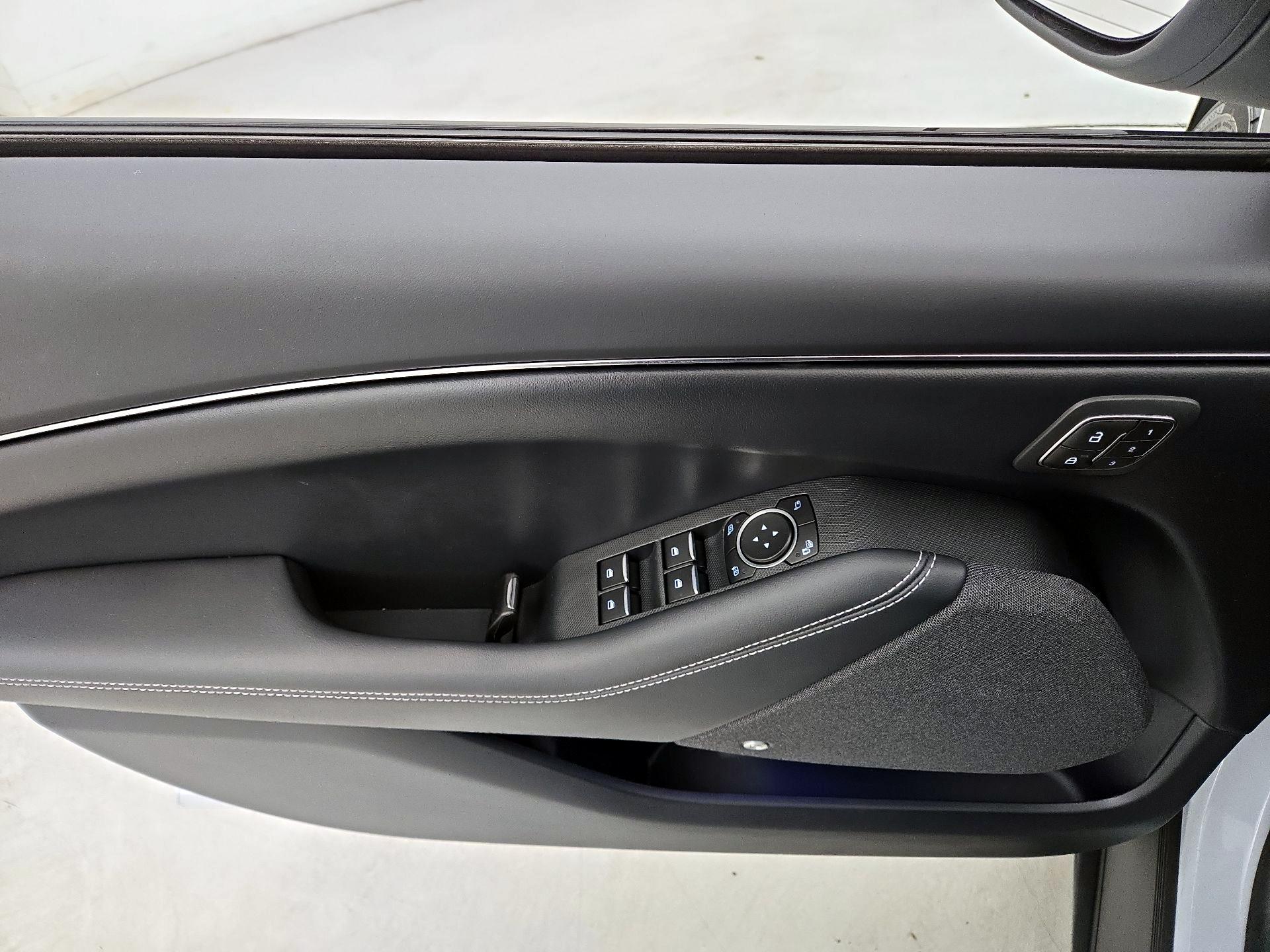 Thumbnail: 2022 Ford Mustang Mach-E - 12