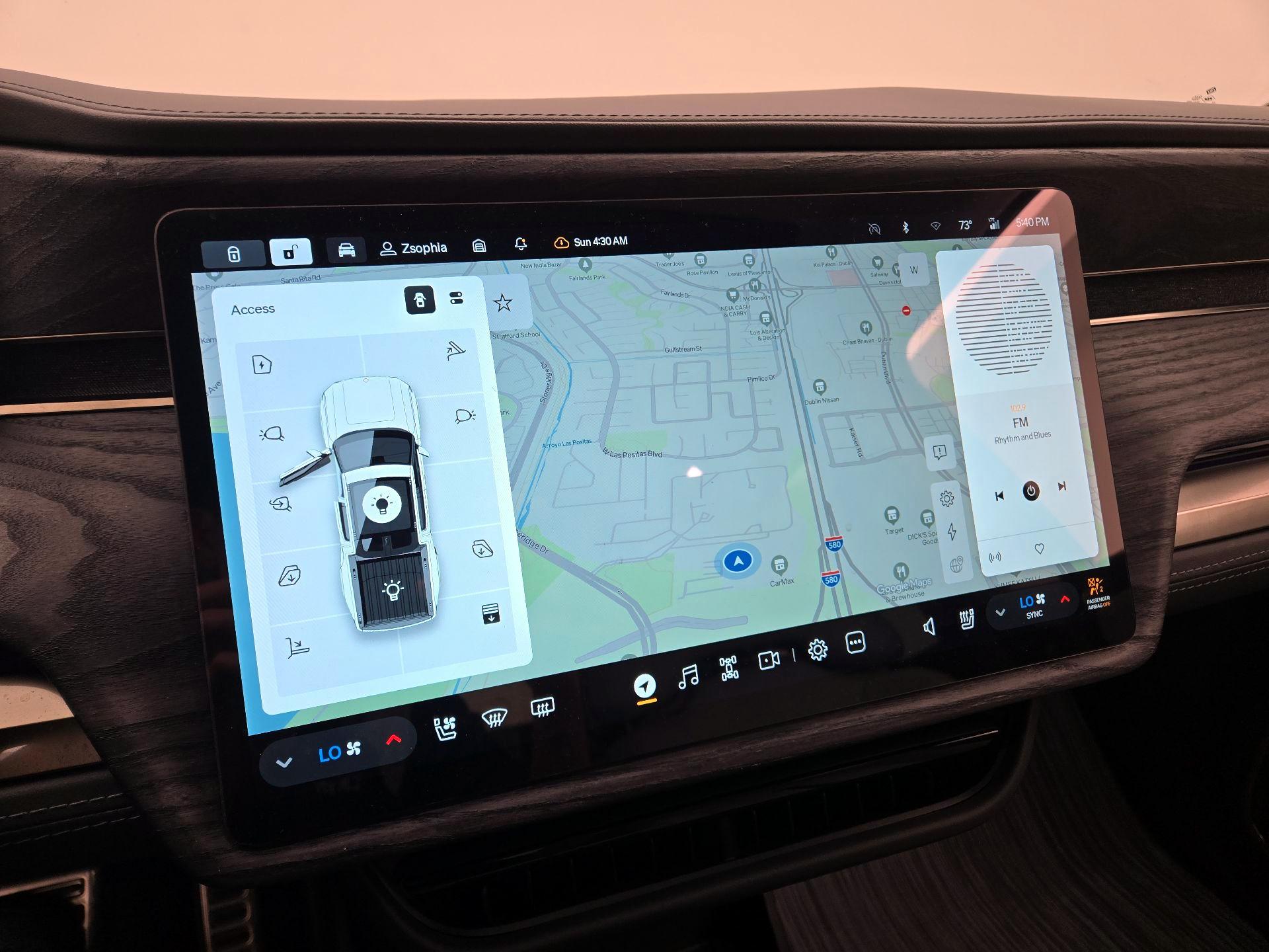 Thumbnail: 2022 Rivian R1T - 13