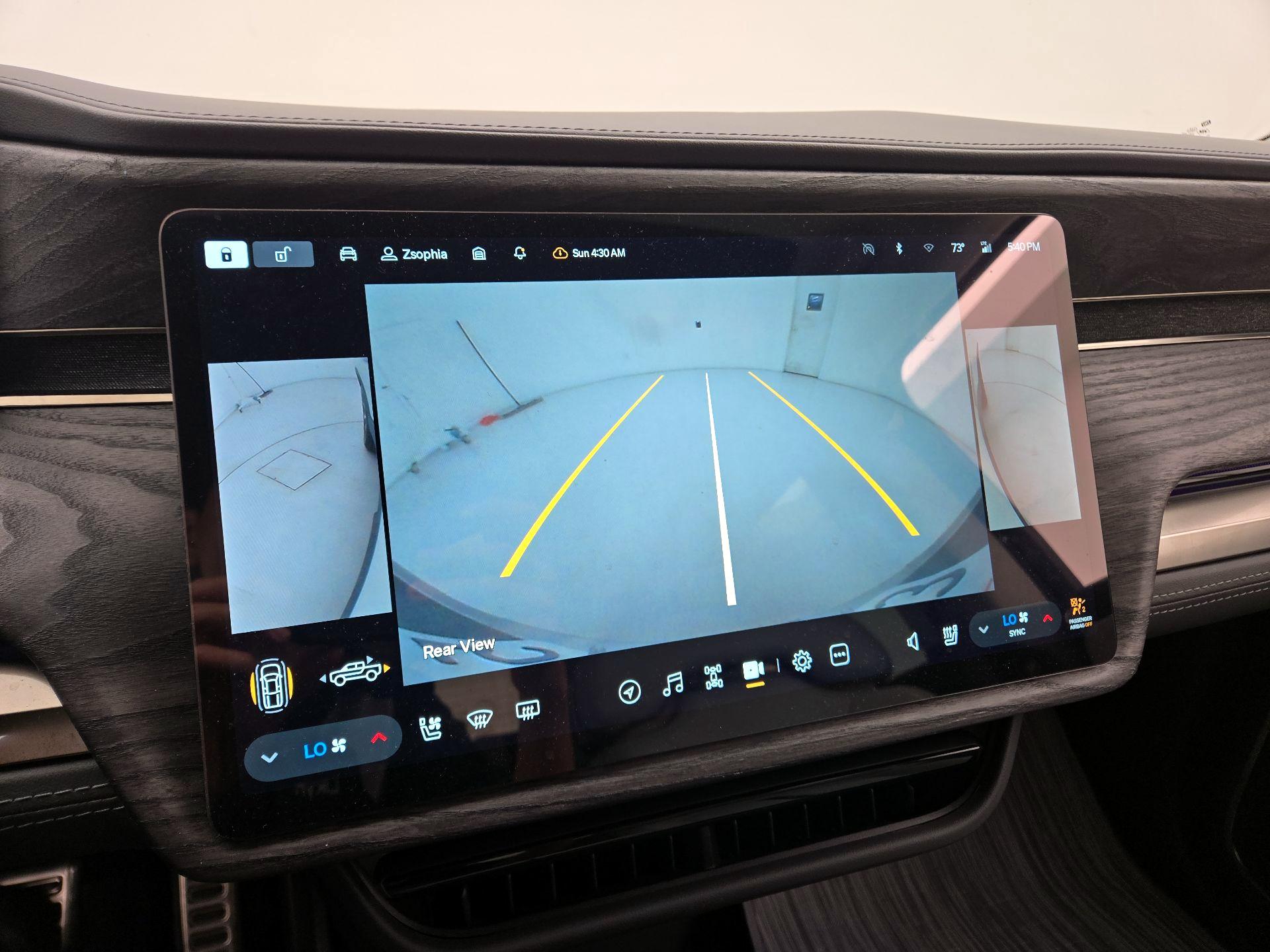 Thumbnail: 2022 Rivian R1T - 14