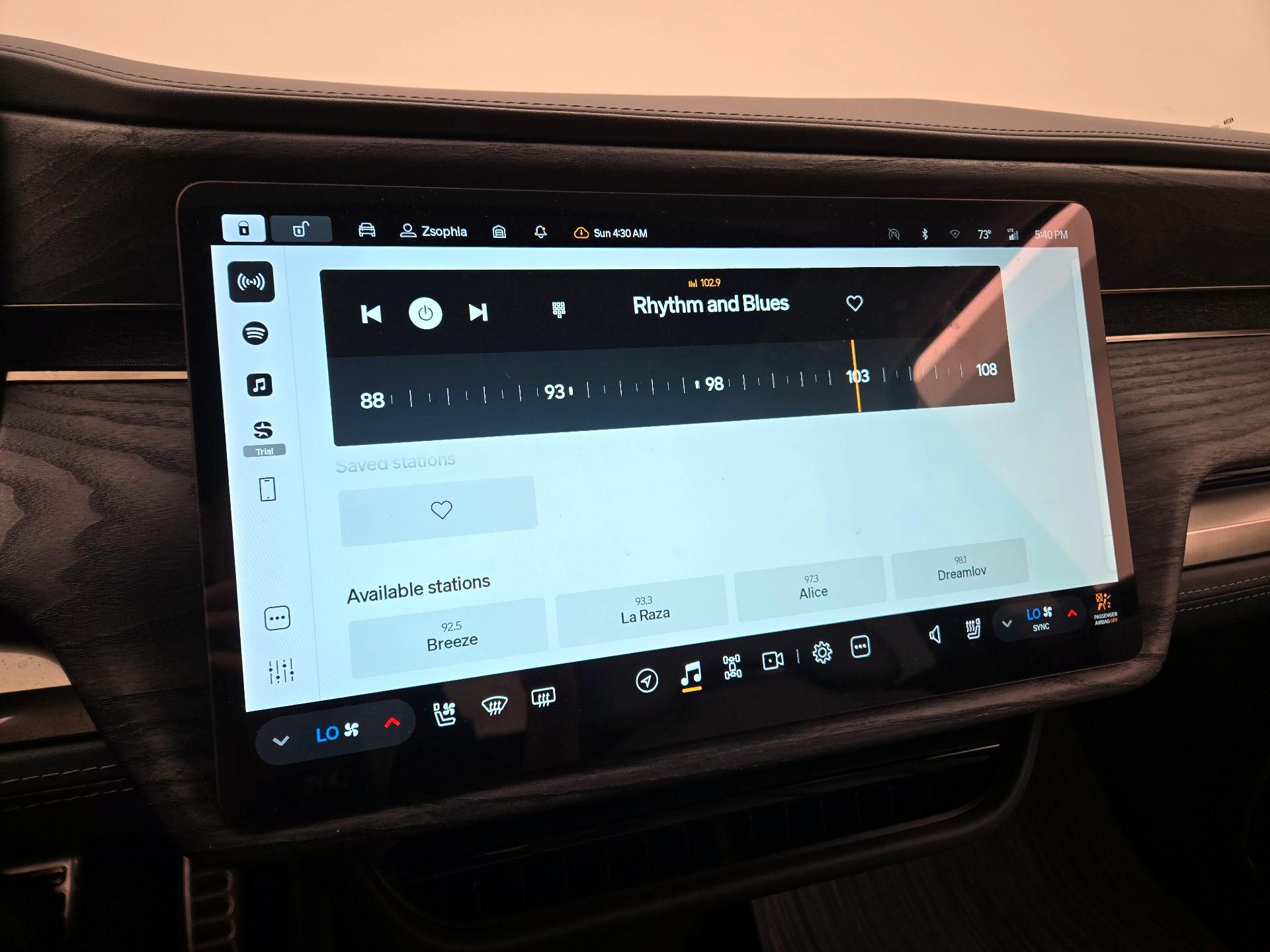Thumbnail: 2022 Rivian R1T - 15