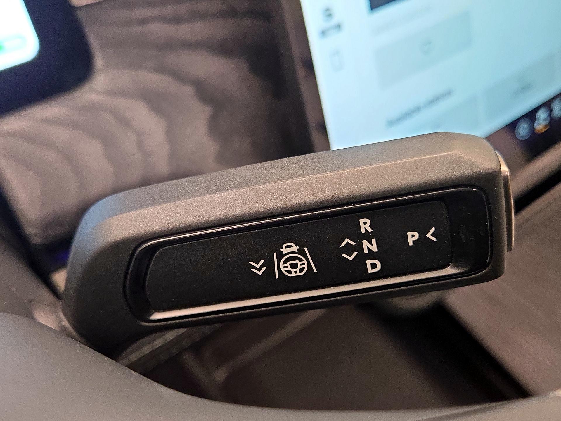 Thumbnail: 2022 Rivian R1T - 17