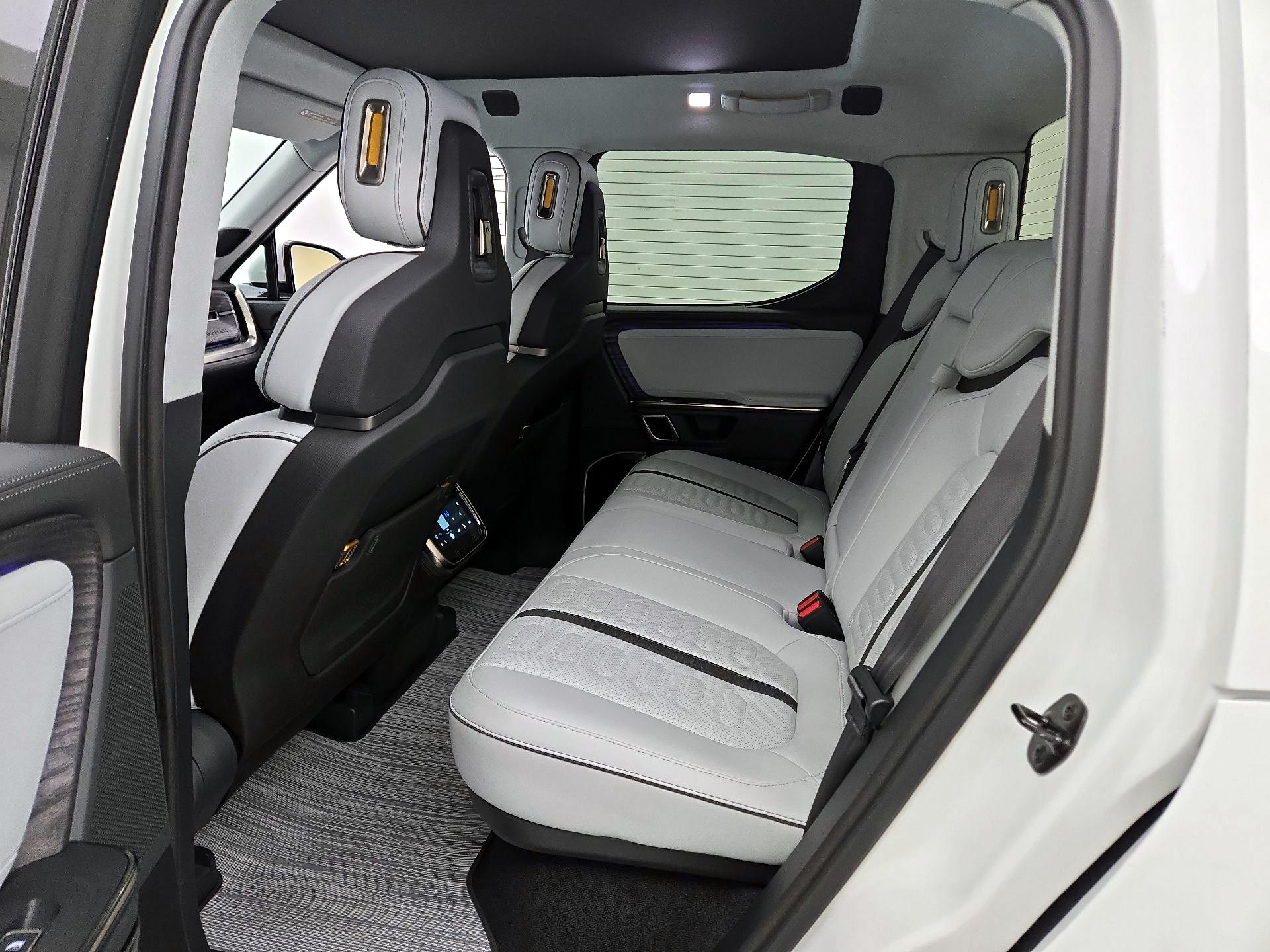 Thumbnail: 2022 Rivian R1T - 19