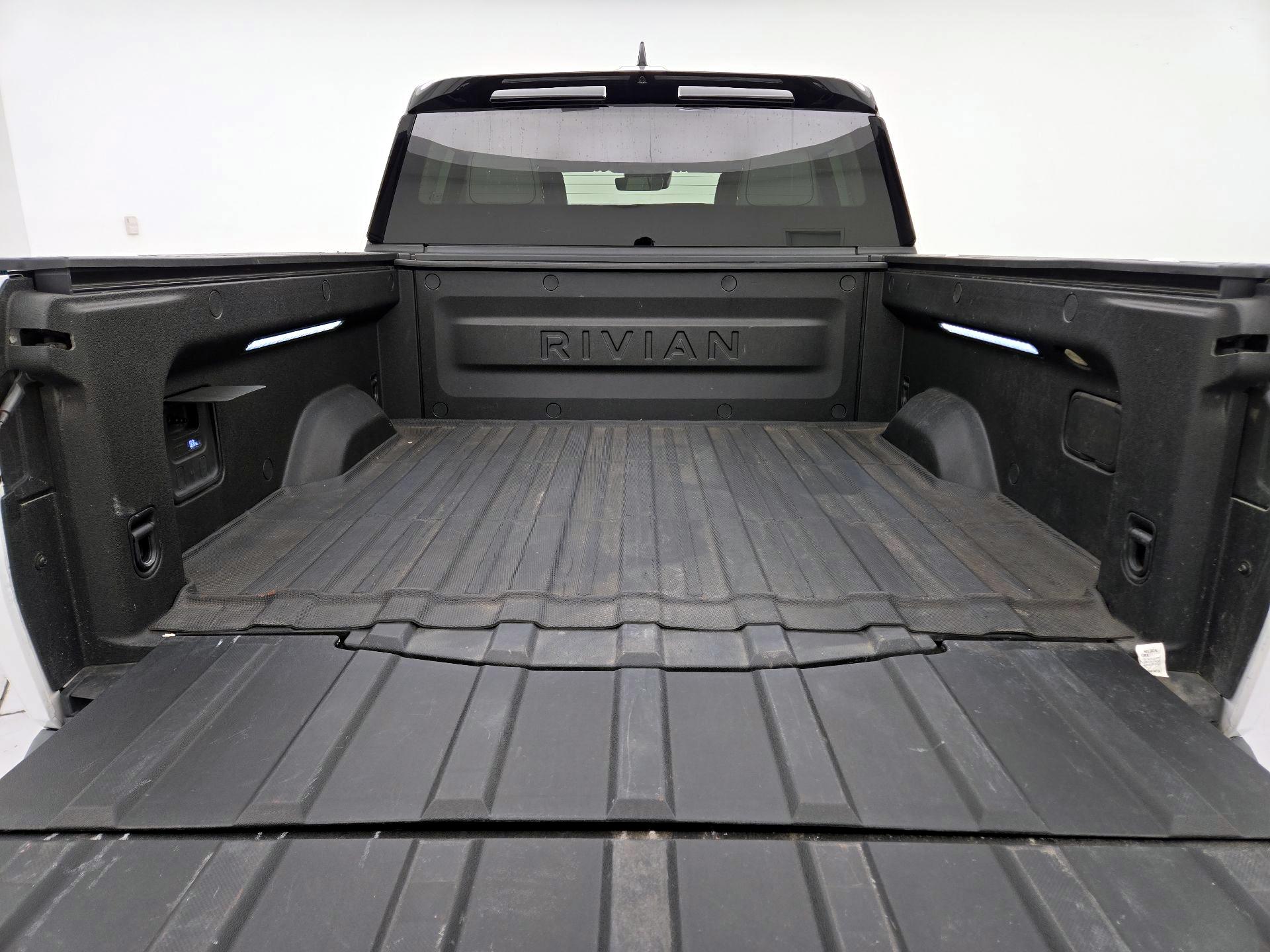 Thumbnail: 2022 Rivian R1T - 20