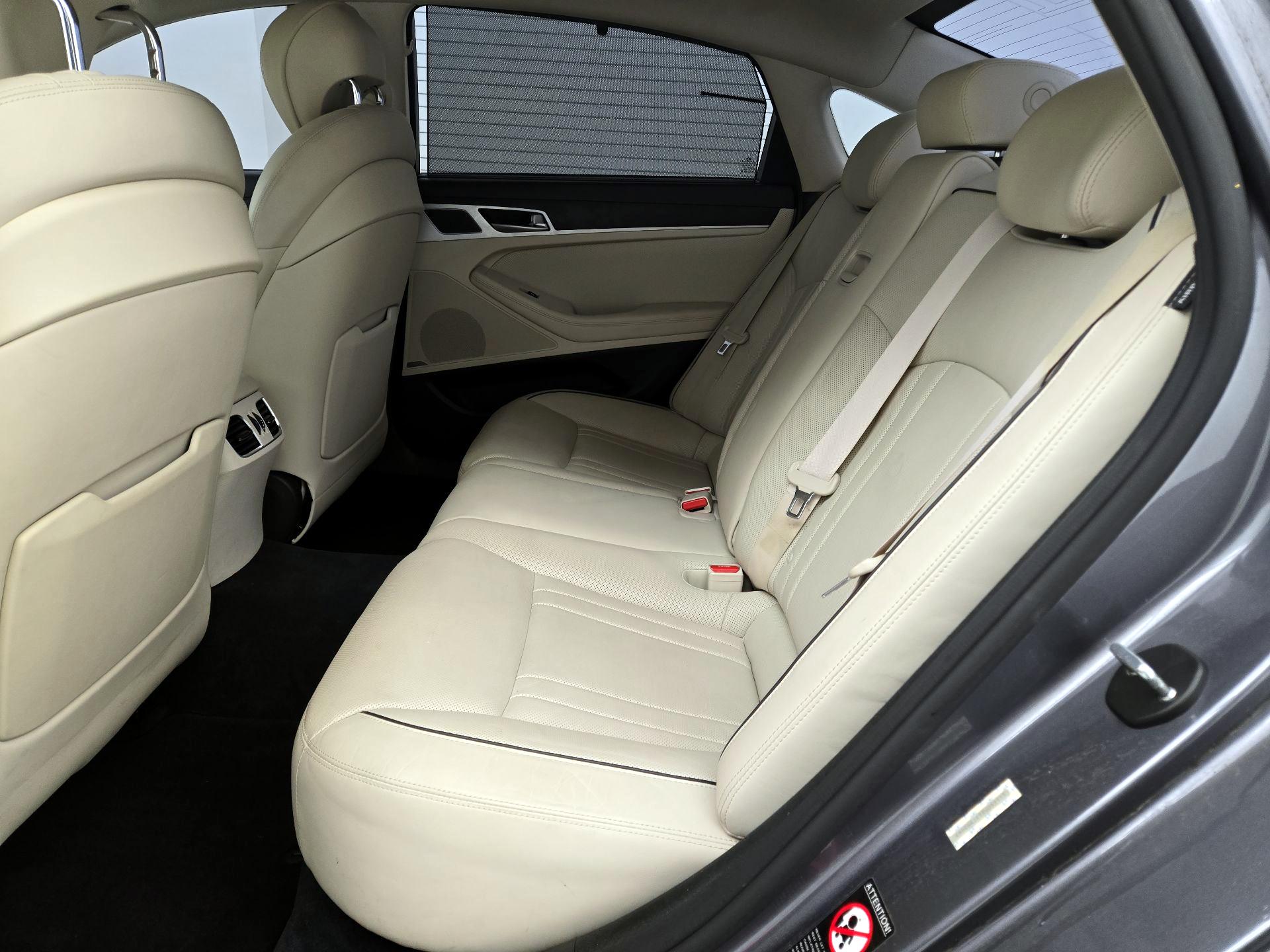 Thumbnail: 2015 Hyundai Genesis - 20