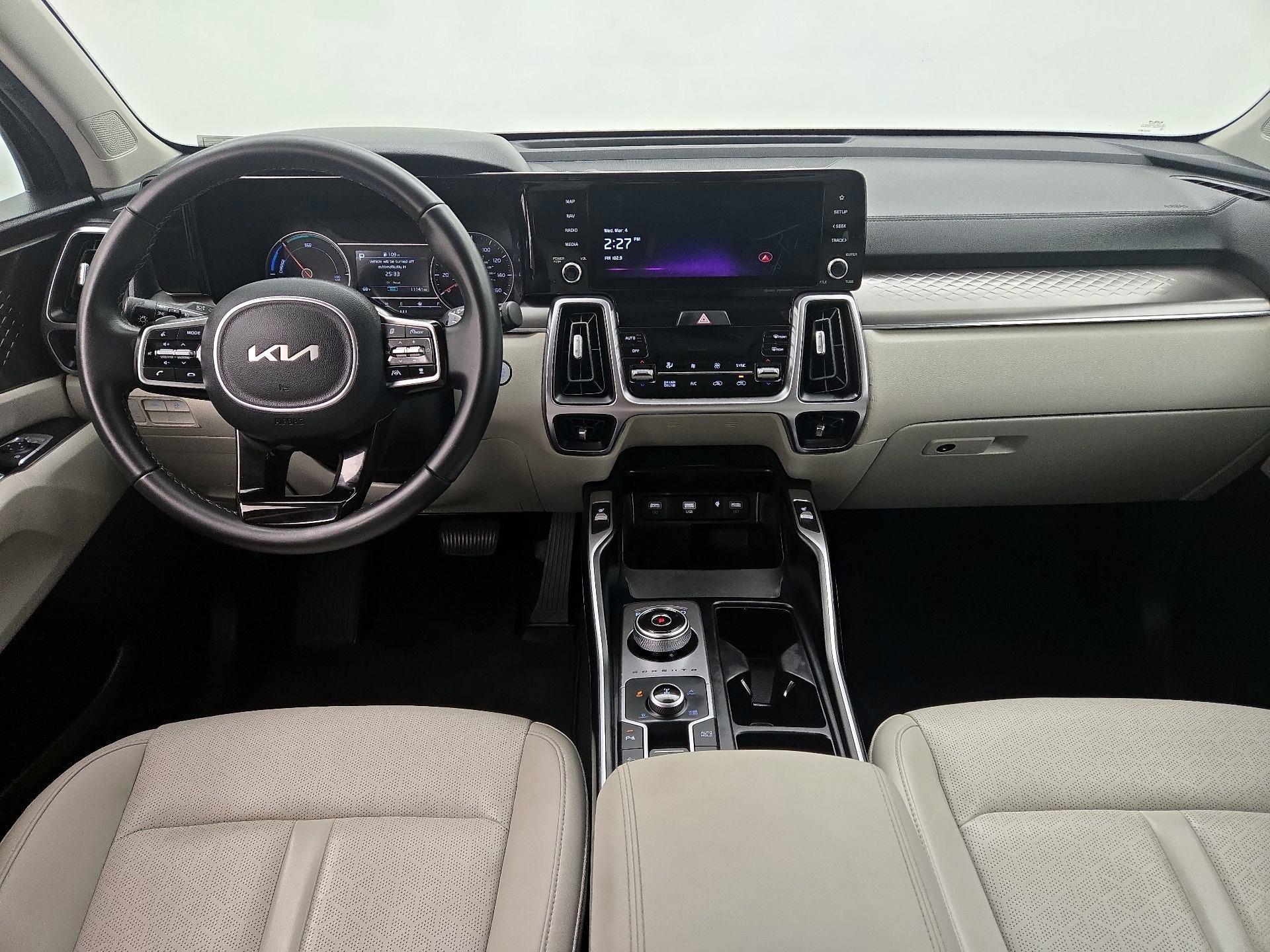 Thumbnail: 2023 Kia Sorento - 9