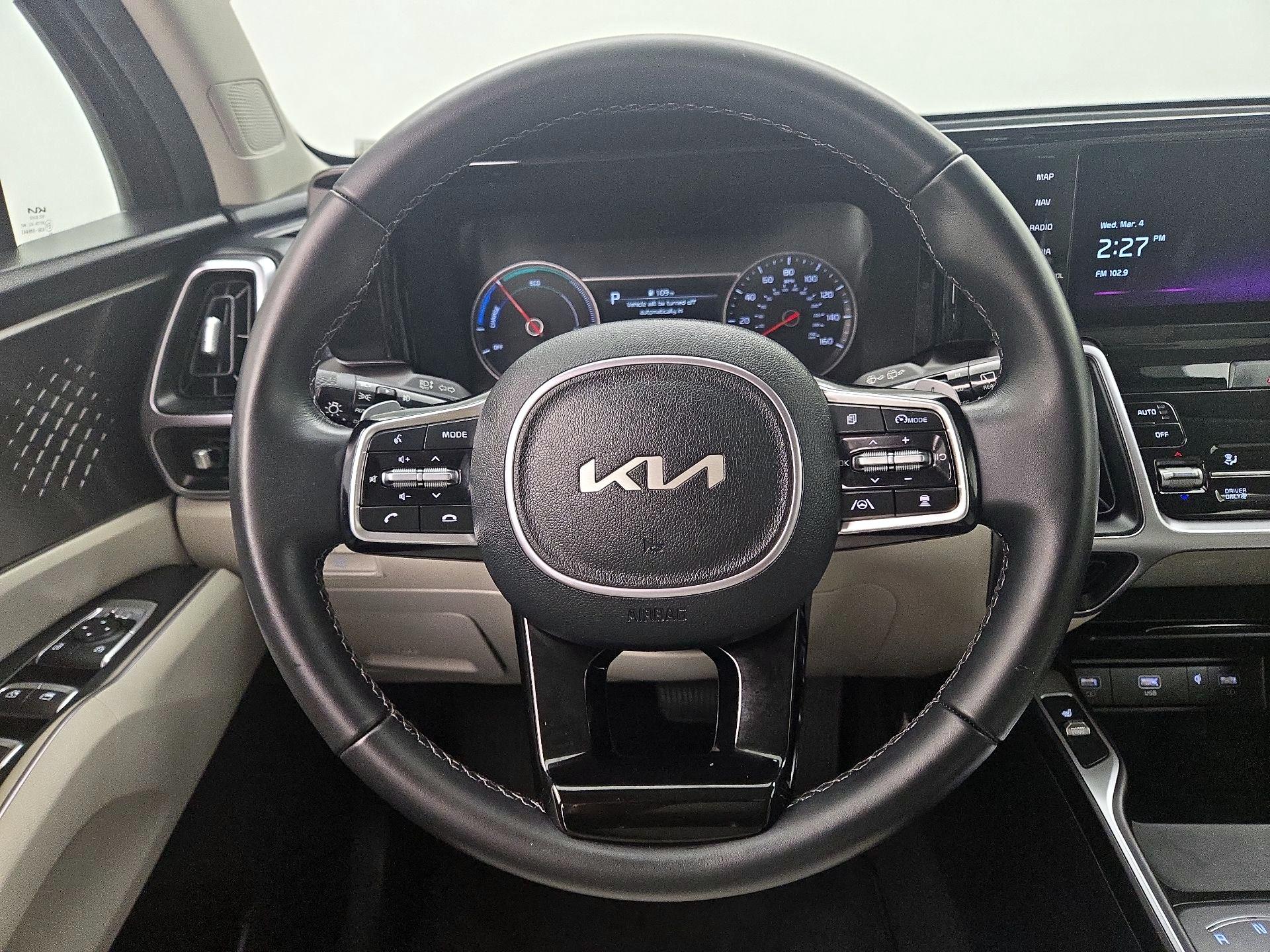 Thumbnail: 2023 Kia Sorento - 10