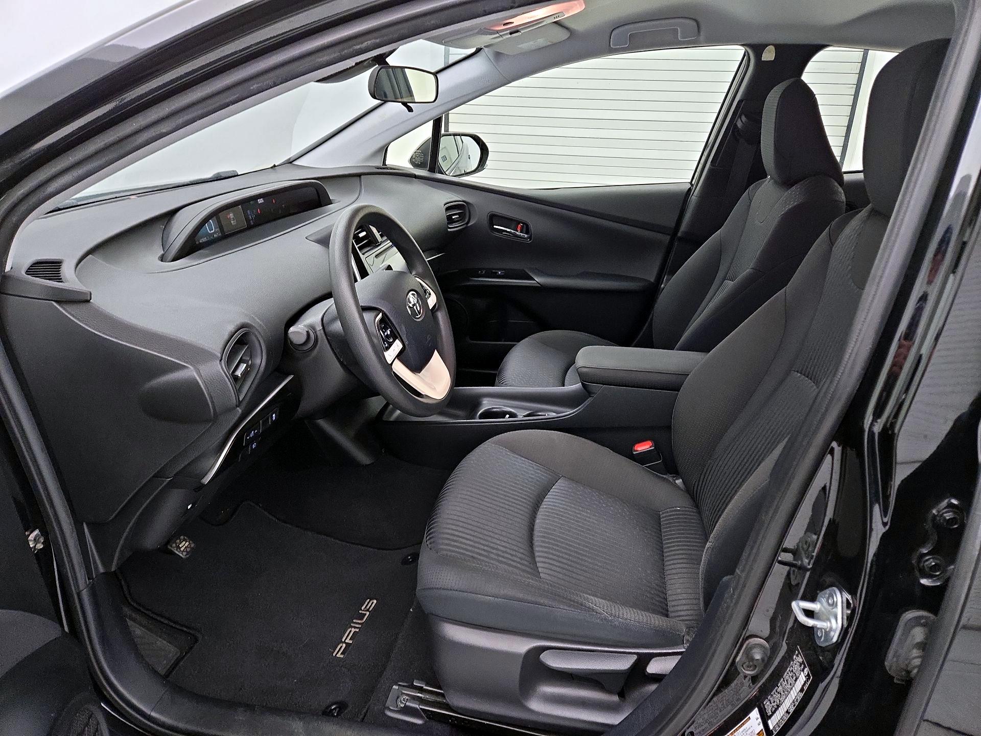 Thumbnail: 2018 Toyota Prius - 11