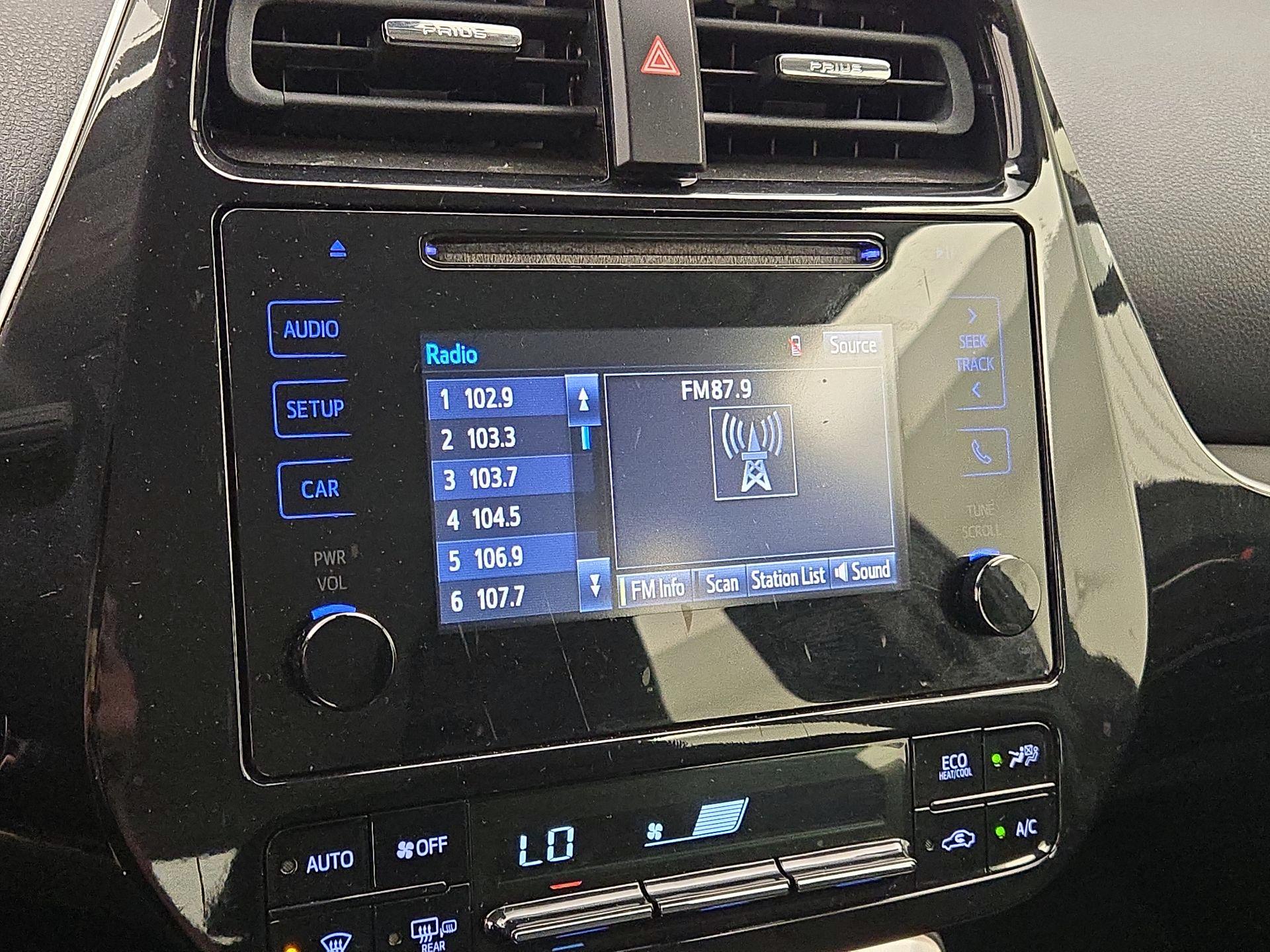 Thumbnail: 2018 Toyota Prius - 15