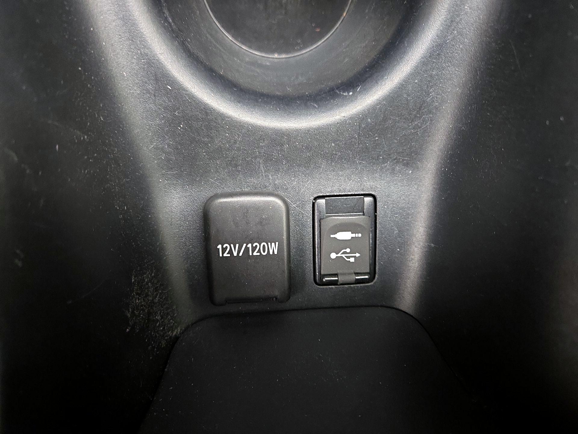 Thumbnail: 2018 Toyota Prius - 18