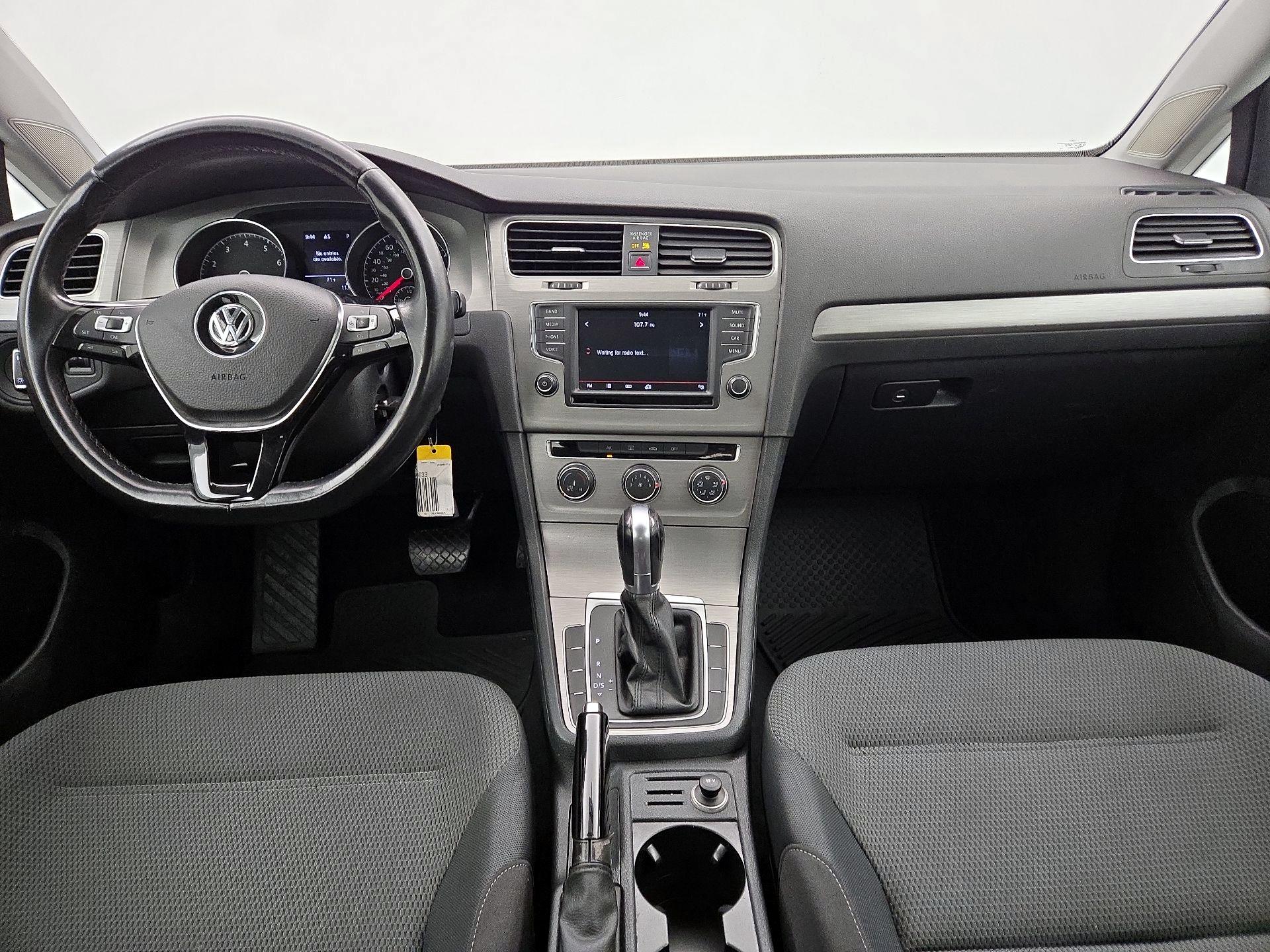 Thumbnail: 2016 Volkswagen Golf - 9