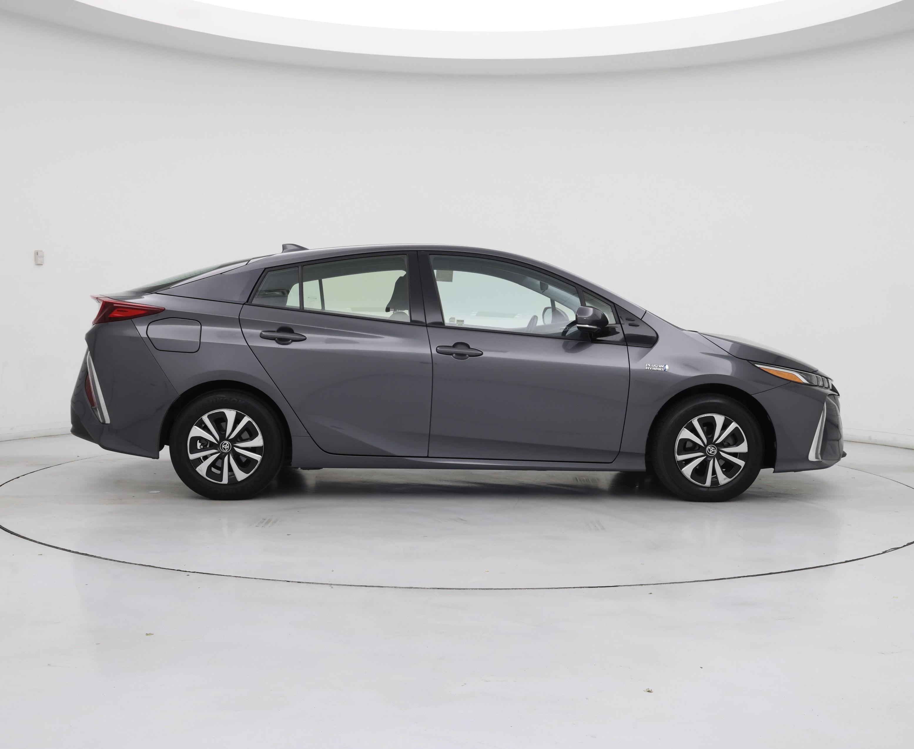 Thumbnail: 2017 Toyota Prius Prime - 7
