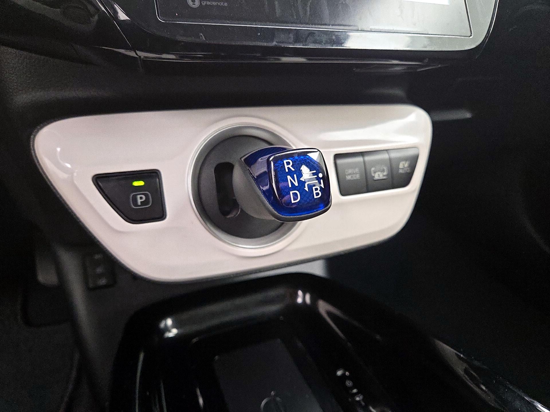 Thumbnail: 2018 Toyota Prius Prime - 18