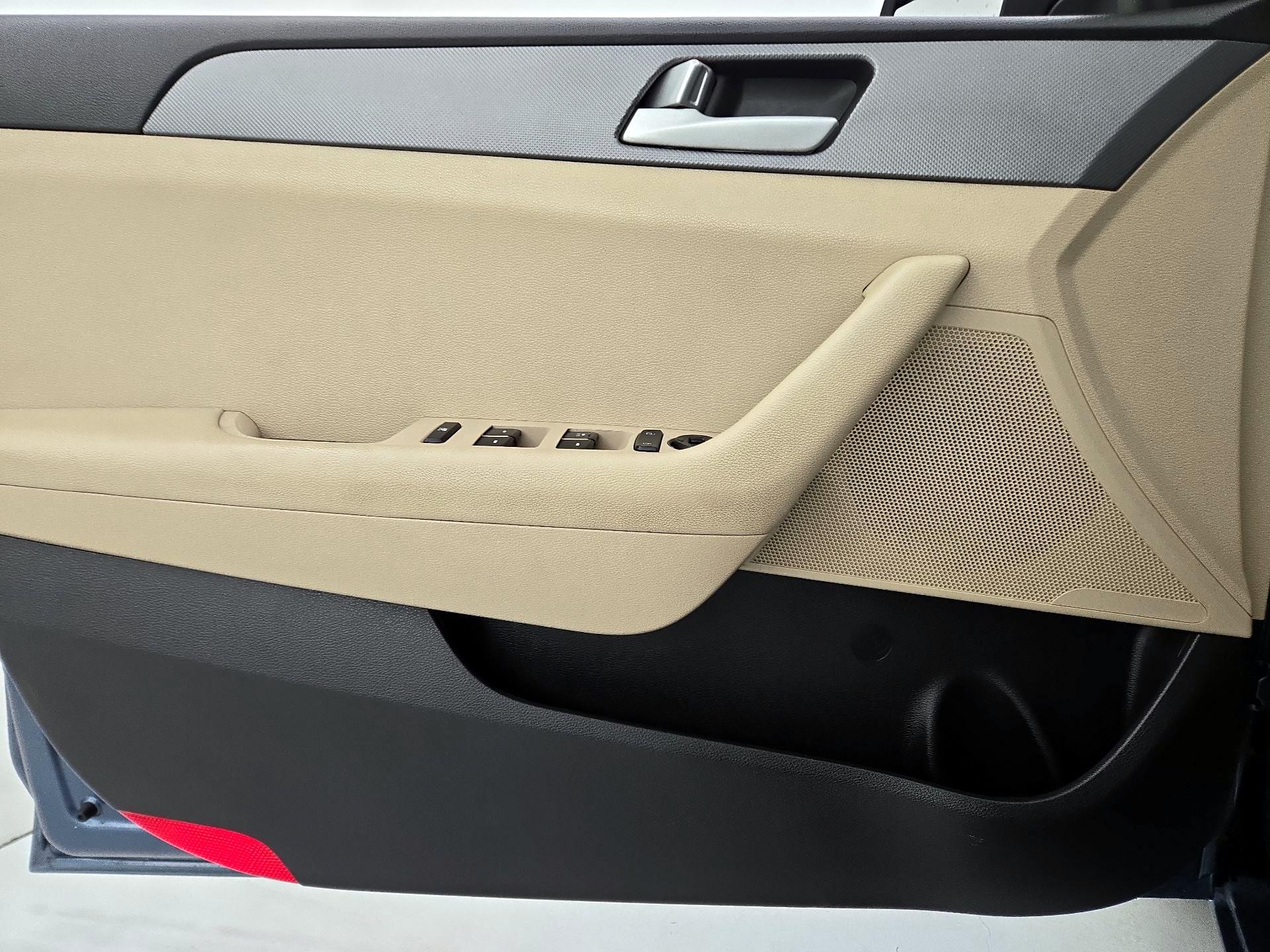 Thumbnail: 2015 Hyundai Sonata - 12