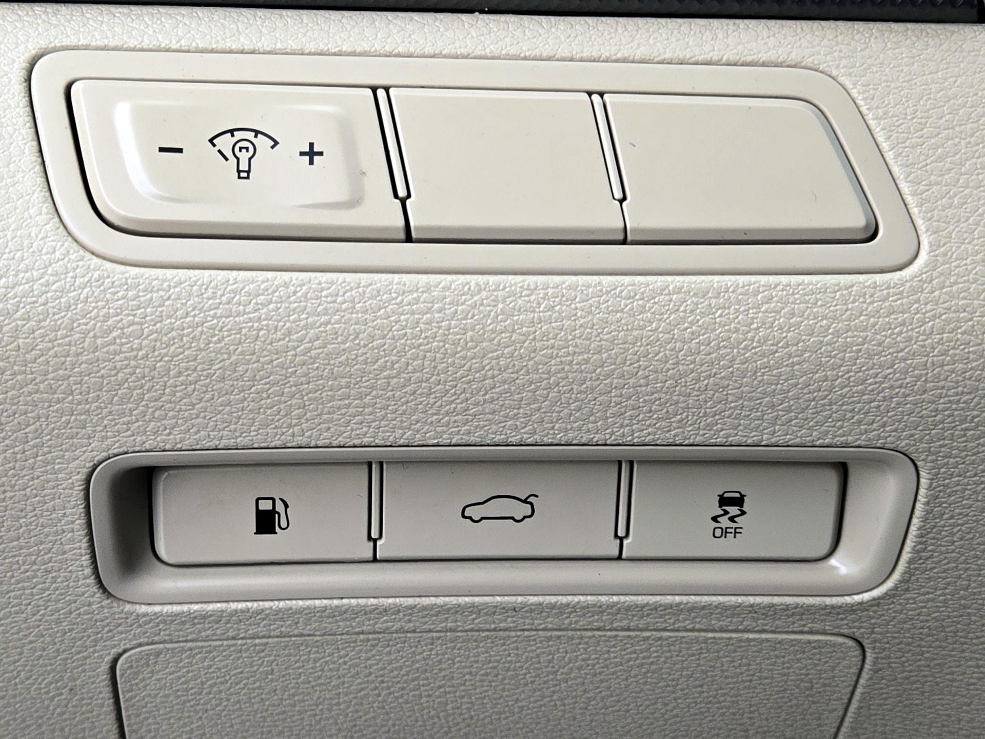 Thumbnail: 2015 Hyundai Sonata - 13