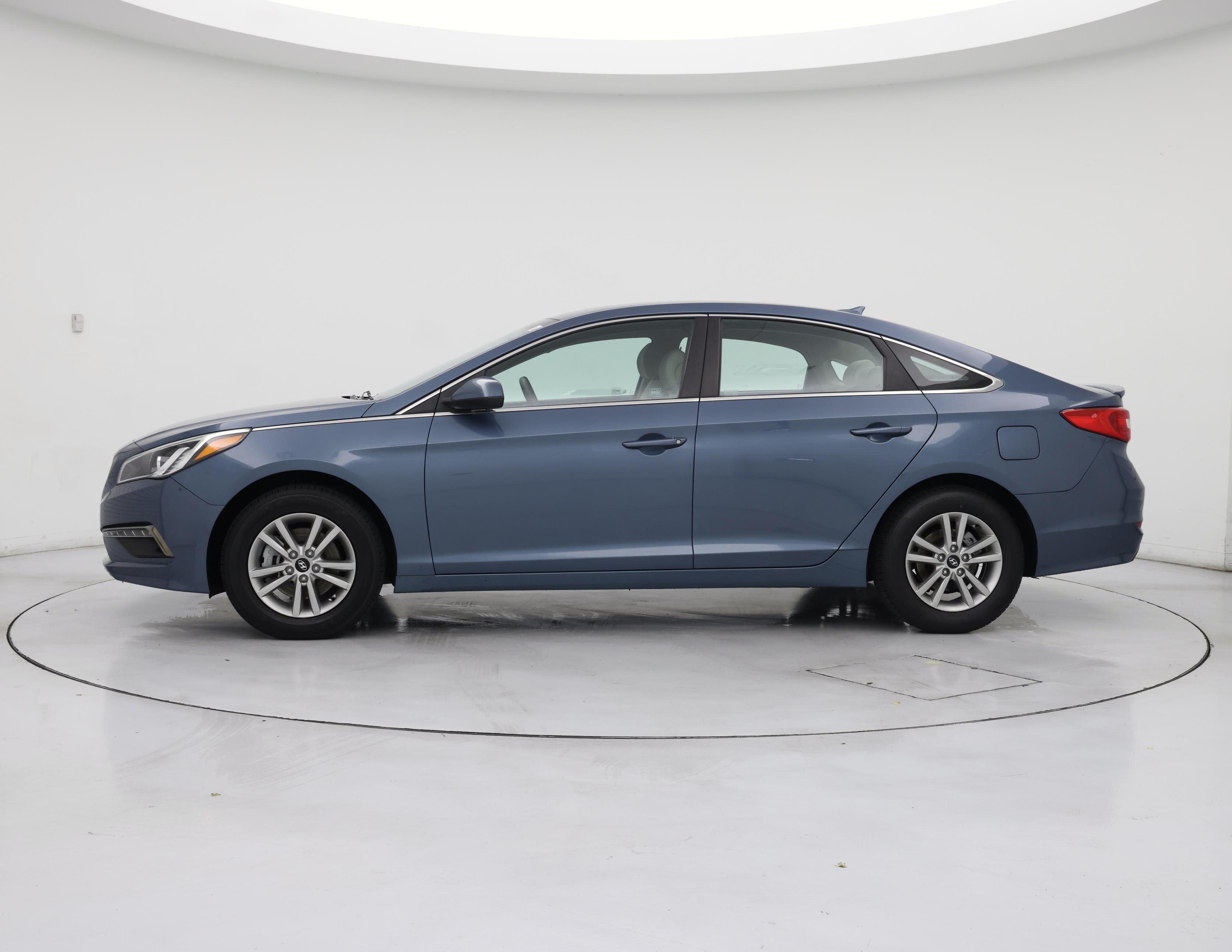Thumbnail: 2015 Hyundai Sonata - 3