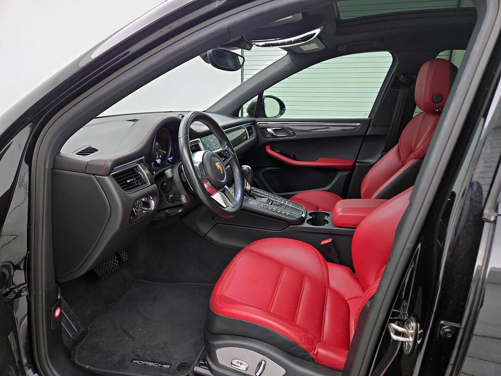 Thumbnail: 2018 Porsche Macan - 11