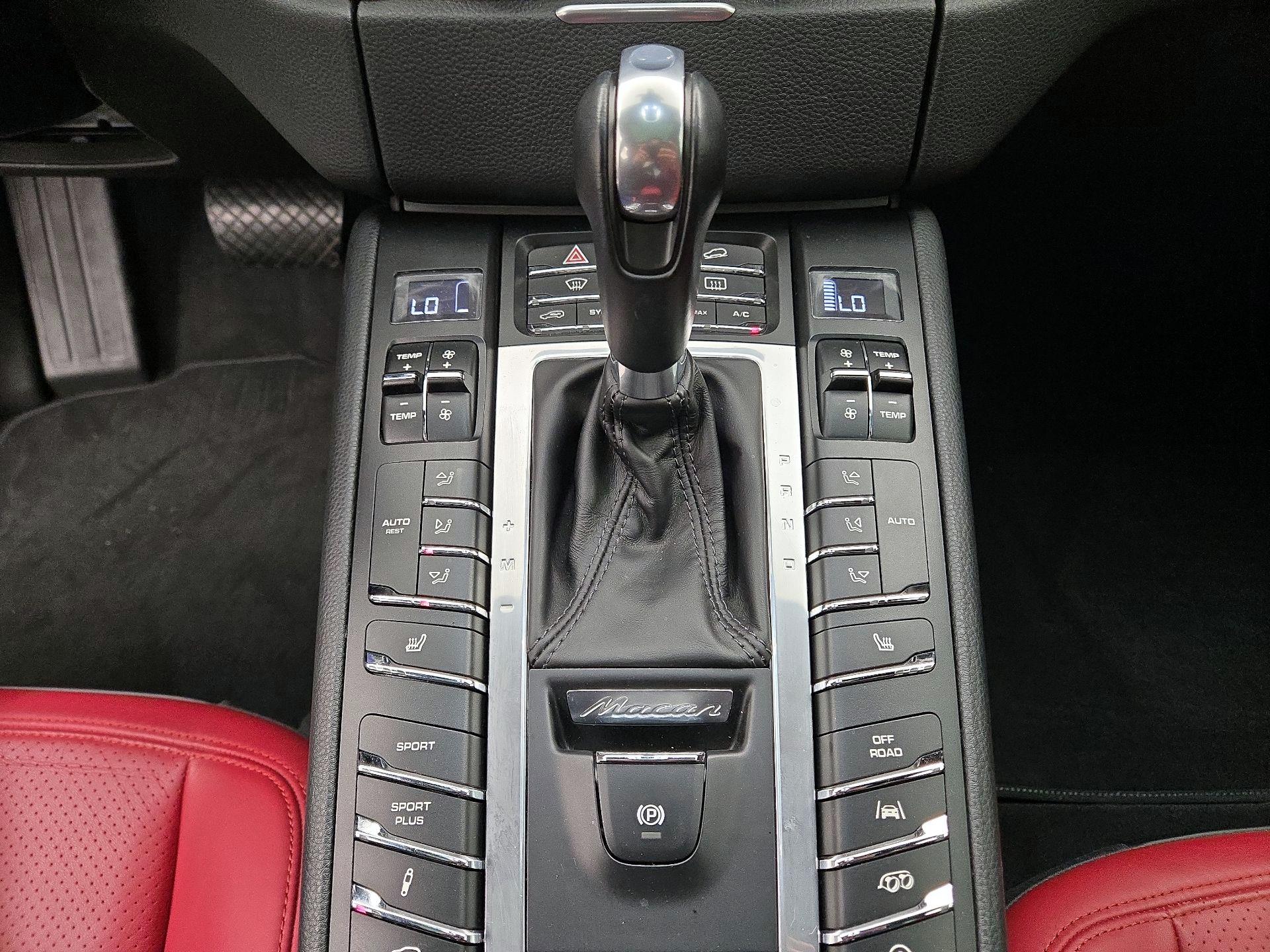 Thumbnail: 2018 Porsche Macan - 17