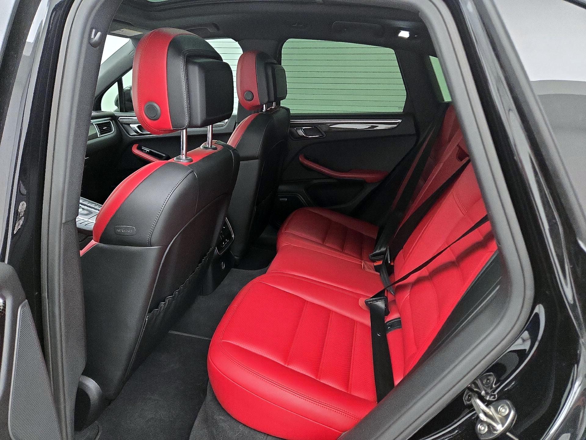 Thumbnail: 2018 Porsche Macan - 20