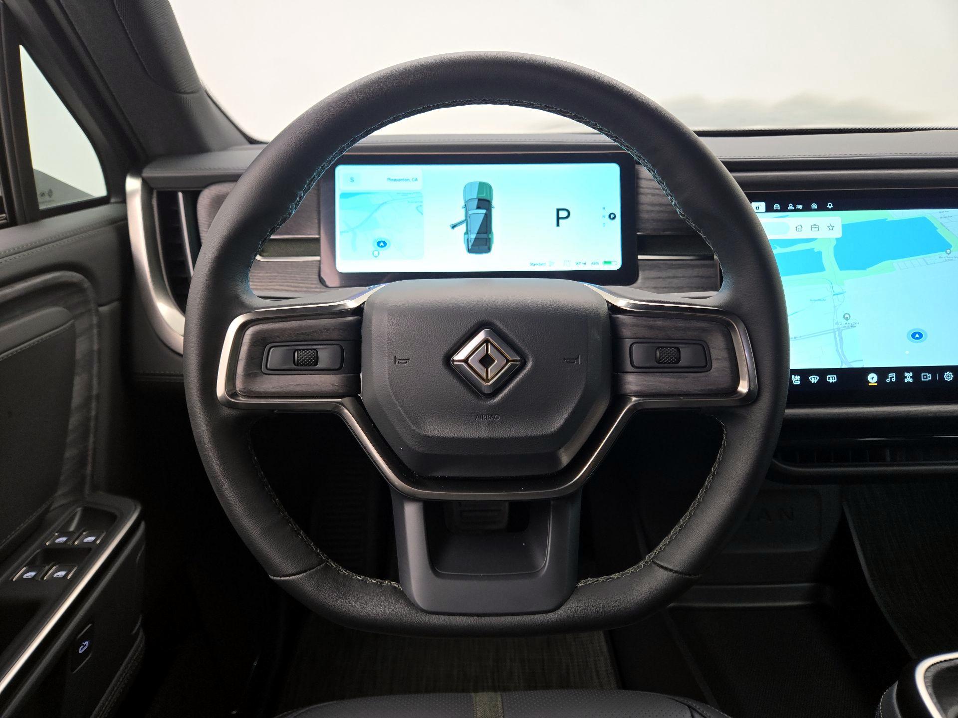 Thumbnail: 2026 Rivian R1S - 10