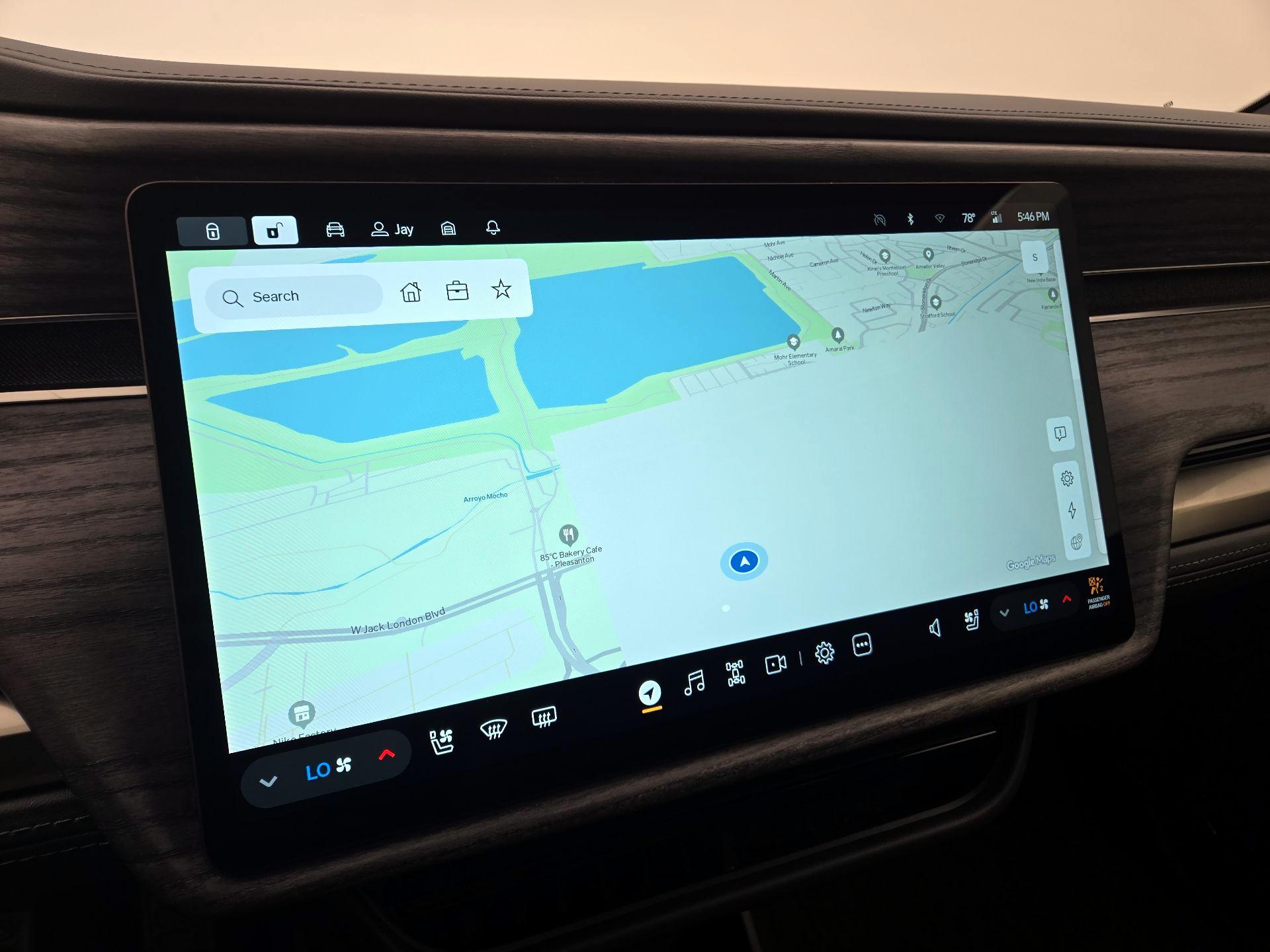 Thumbnail: 2026 Rivian R1S - 13