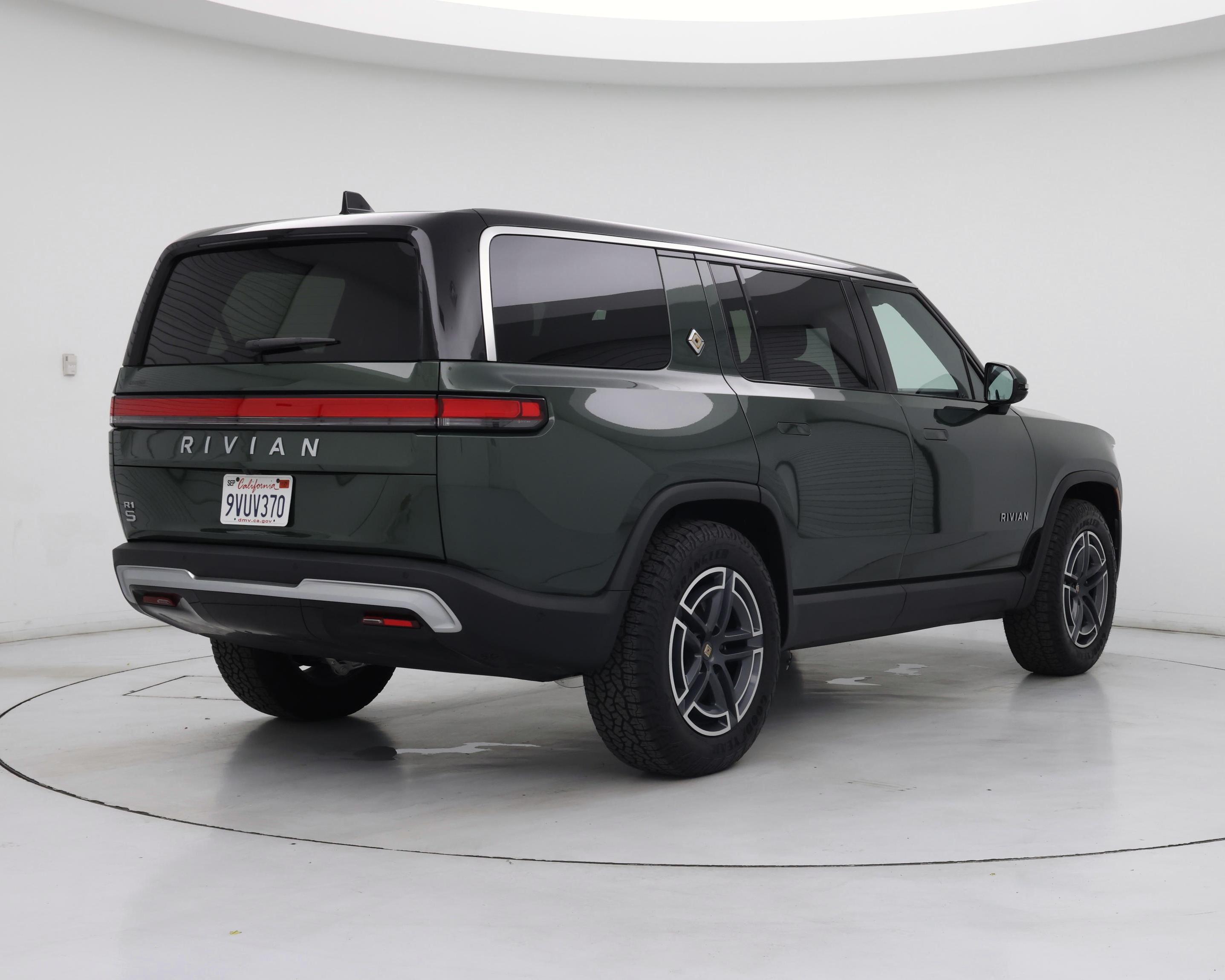 Thumbnail: 2026 Rivian R1S - 8