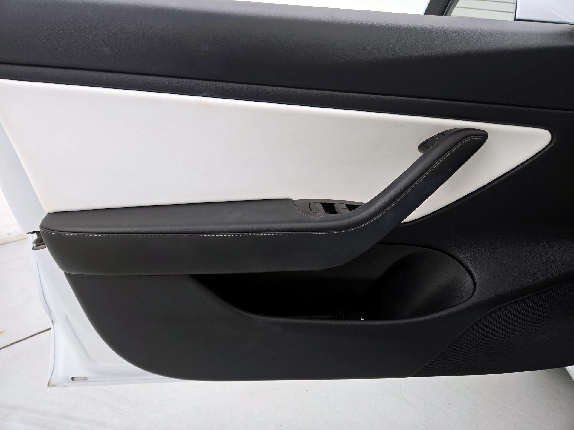 Thumbnail: 2019 Tesla Model 3 - 12