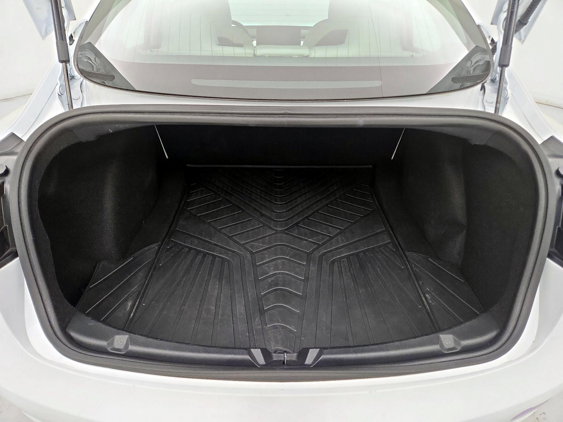 Thumbnail: 2019 Tesla Model 3 - 18