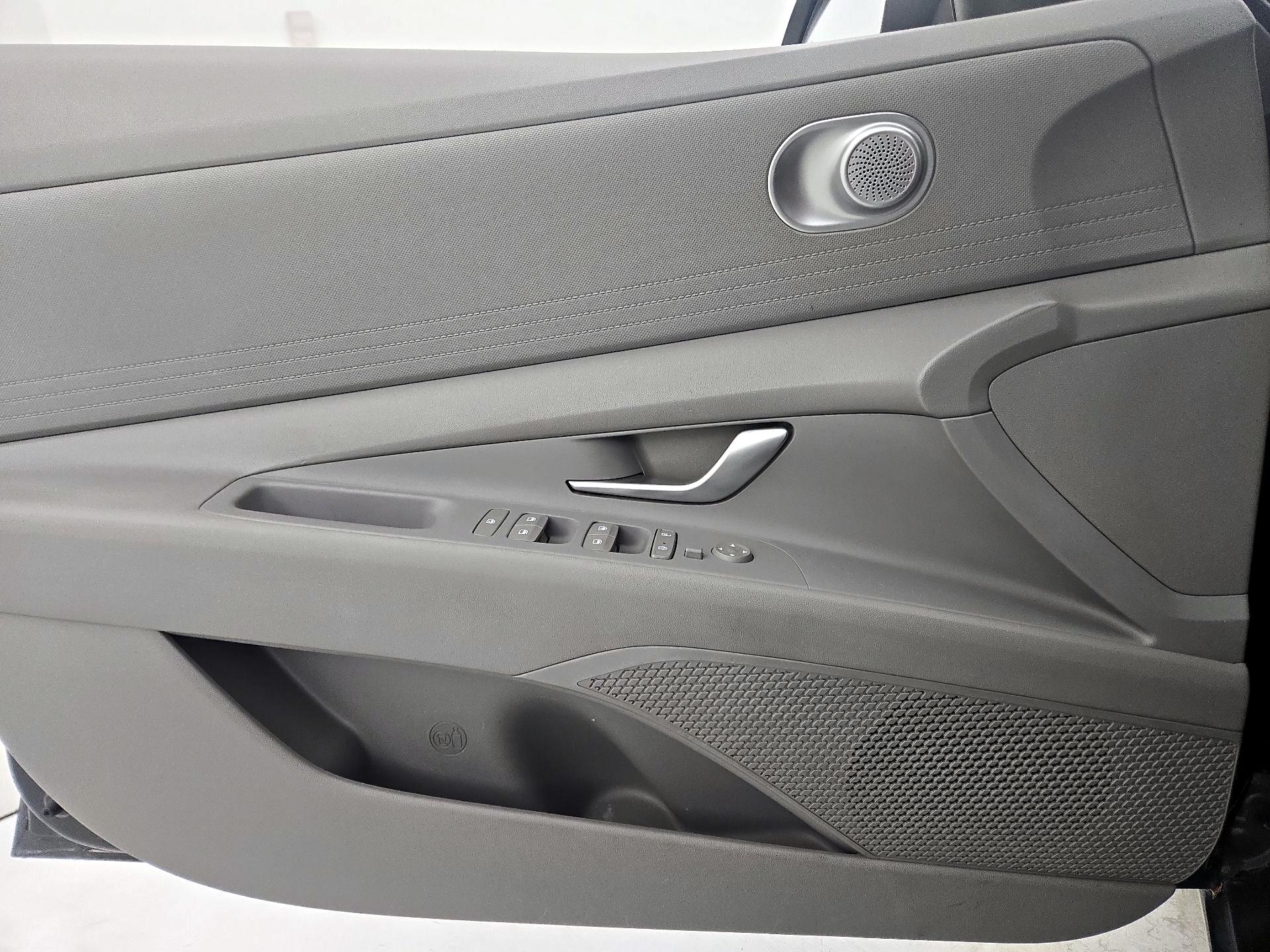Thumbnail: 2021 Hyundai Elantra - 12