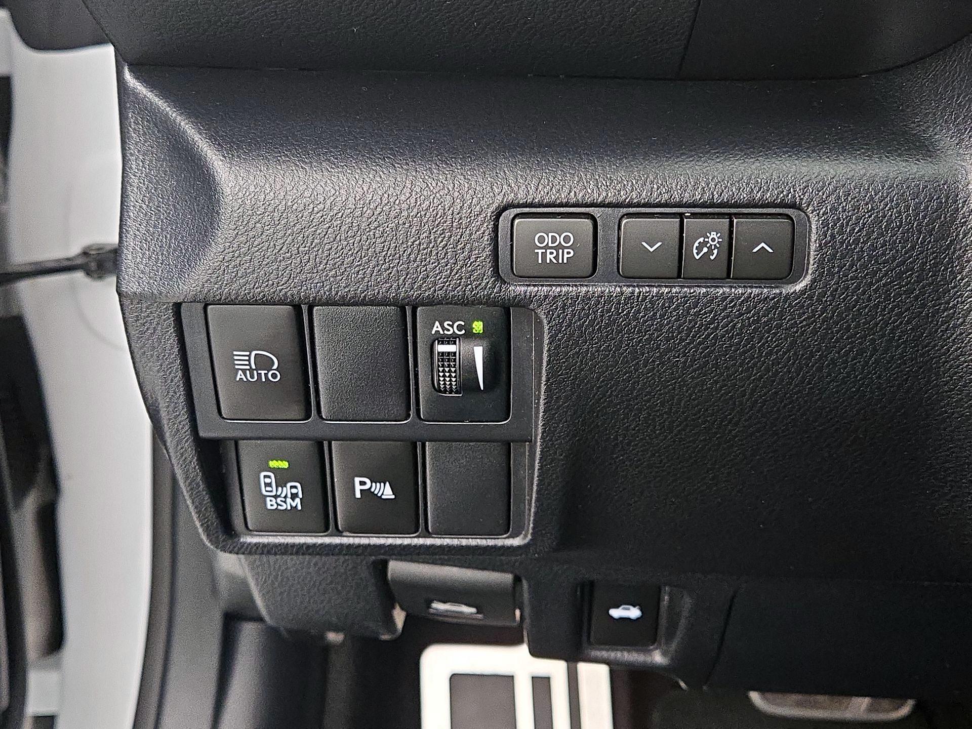 Thumbnail: 2021 Lexus RC - 13