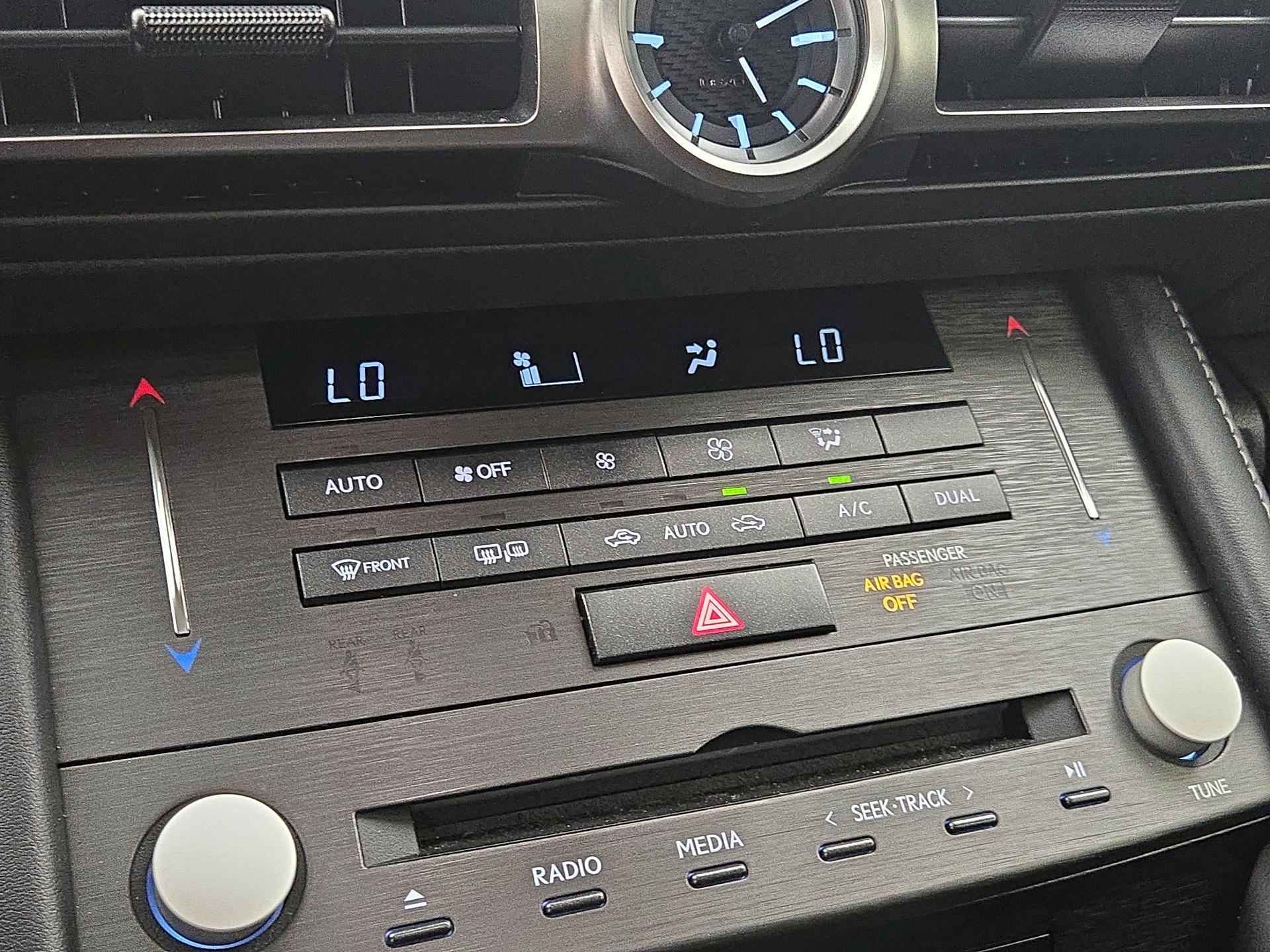 Thumbnail: 2021 Lexus RC - 17