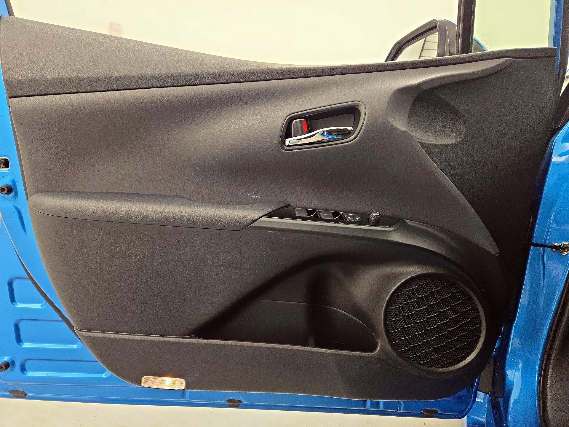 Thumbnail: 2022 Toyota Prius - 12