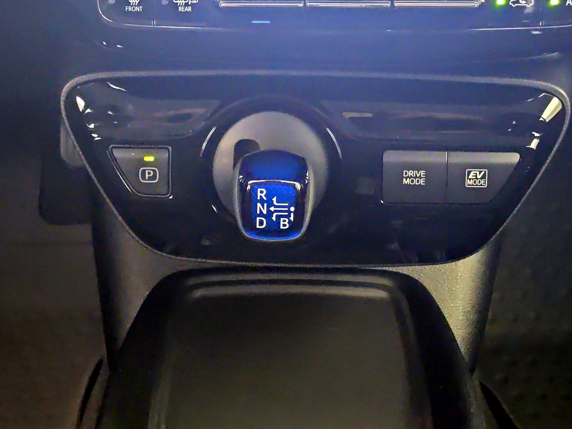 Thumbnail: 2022 Toyota Prius - 16