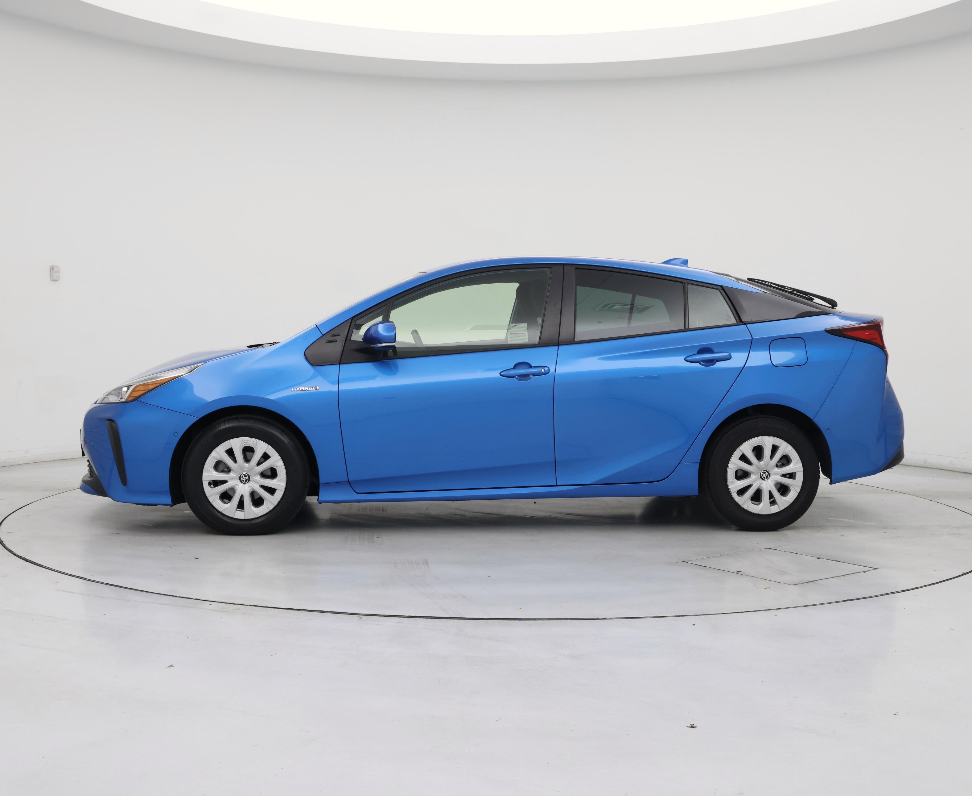 Thumbnail: 2022 Toyota Prius - 3