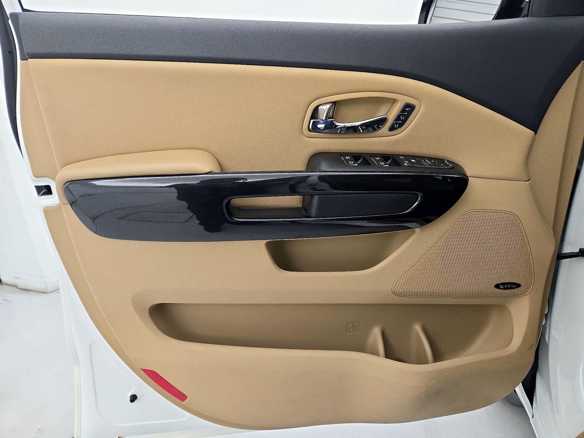 Thumbnail: 2017 Kia Sedona - 12