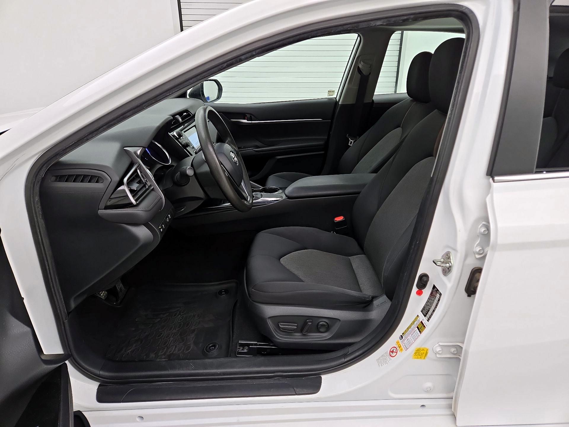 Thumbnail: 2019 Toyota Camry - 11