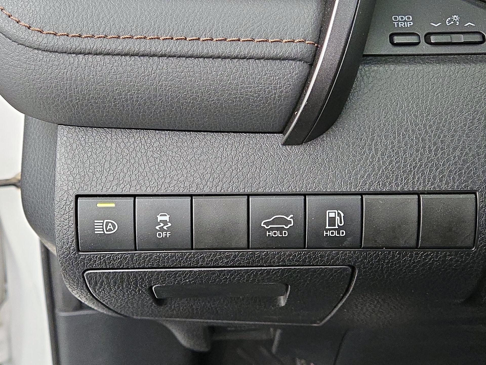 Thumbnail: 2019 Toyota Camry - 13