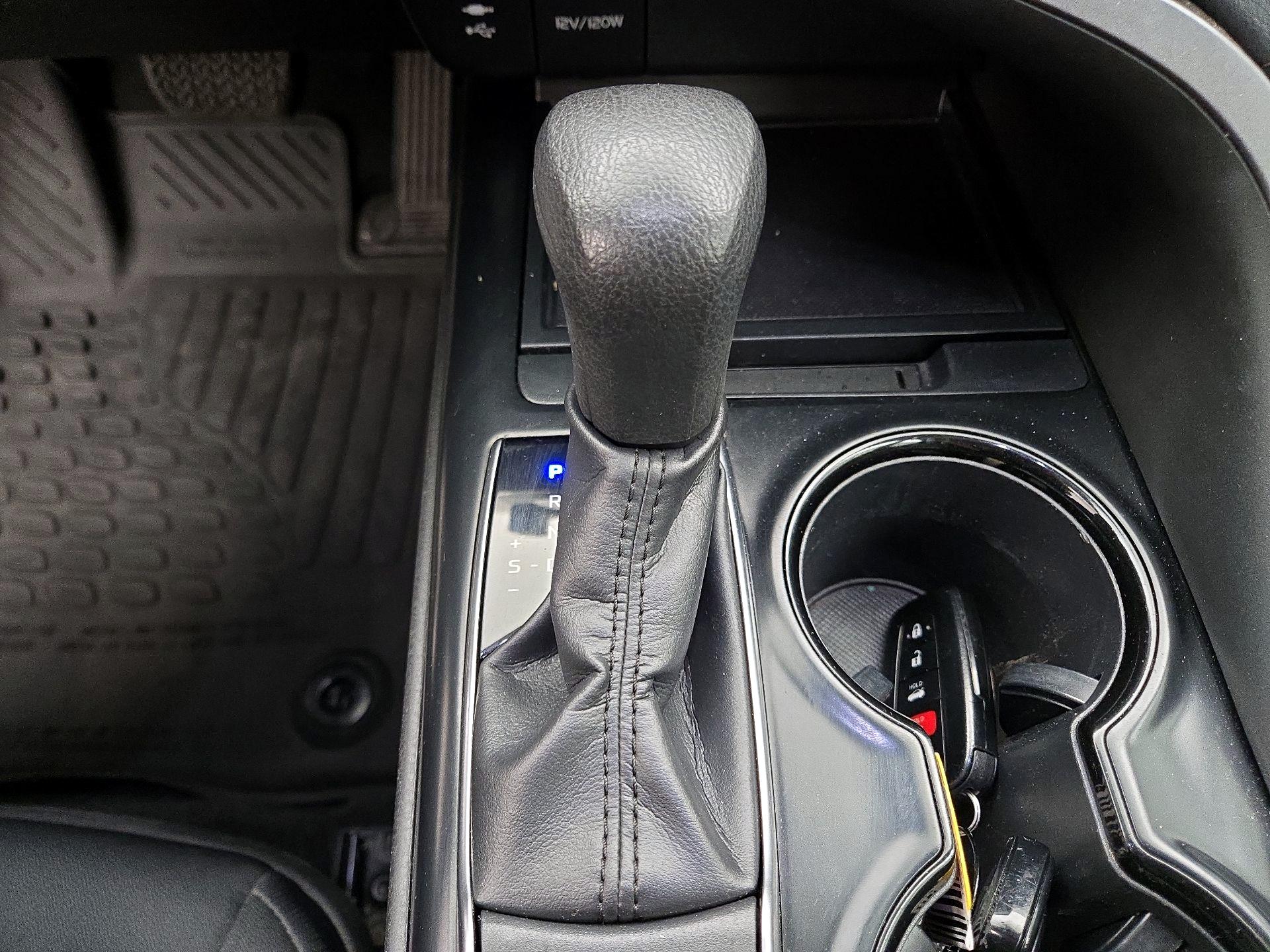 Thumbnail: 2019 Toyota Camry - 18