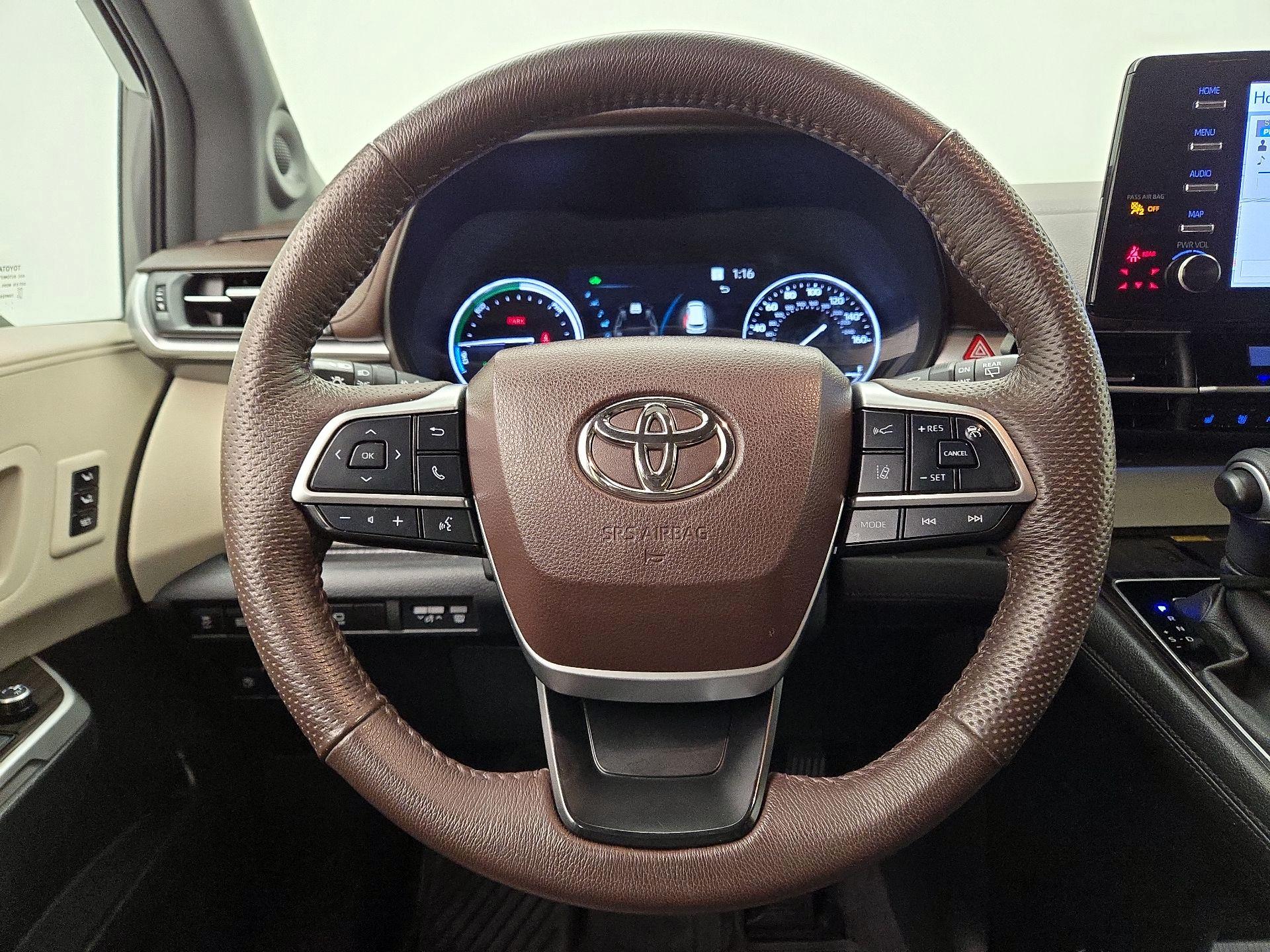 Thumbnail: 2023 Toyota Sienna - 10