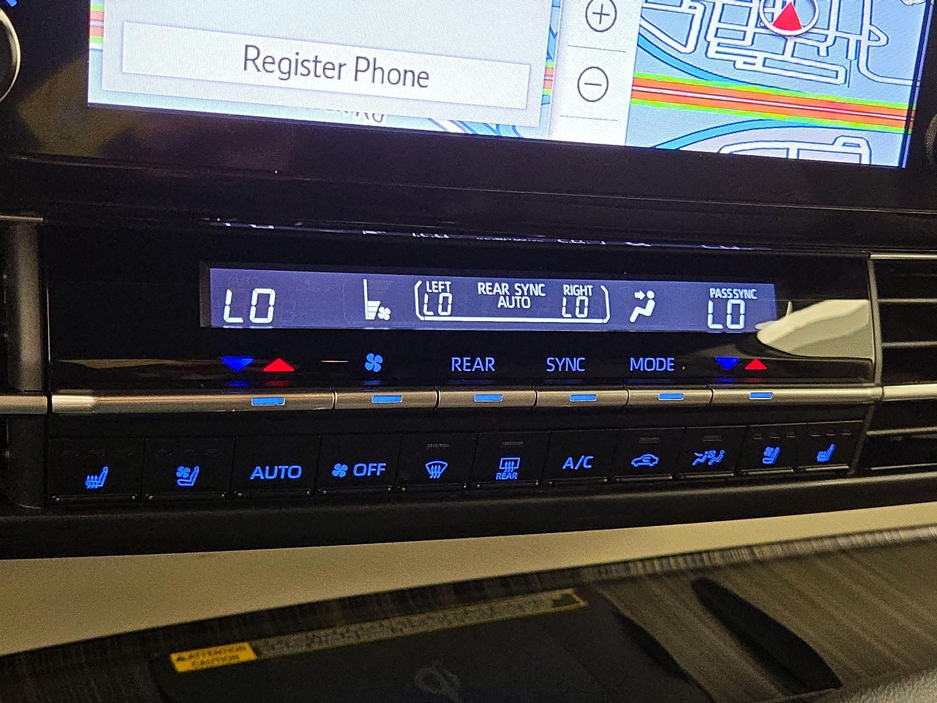 Thumbnail: 2023 Toyota Sienna - 17