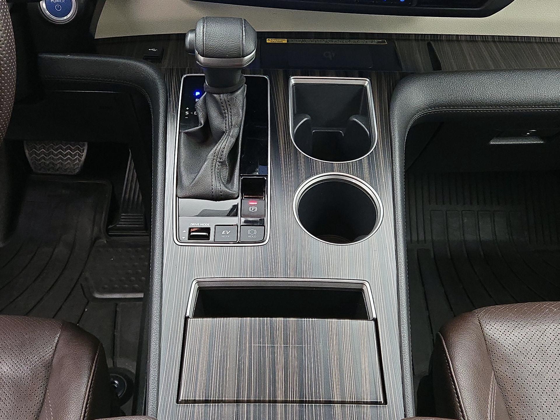 Thumbnail: 2023 Toyota Sienna - 18