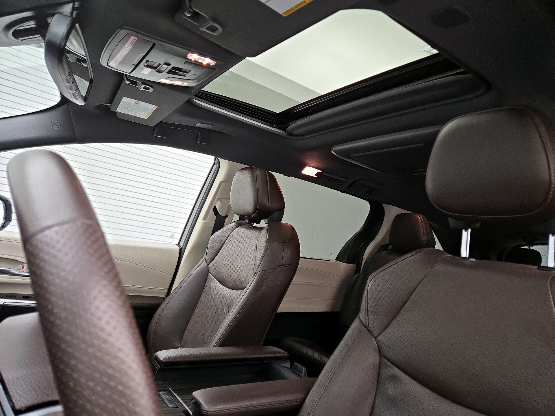 Thumbnail: 2023 Toyota Sienna - 20