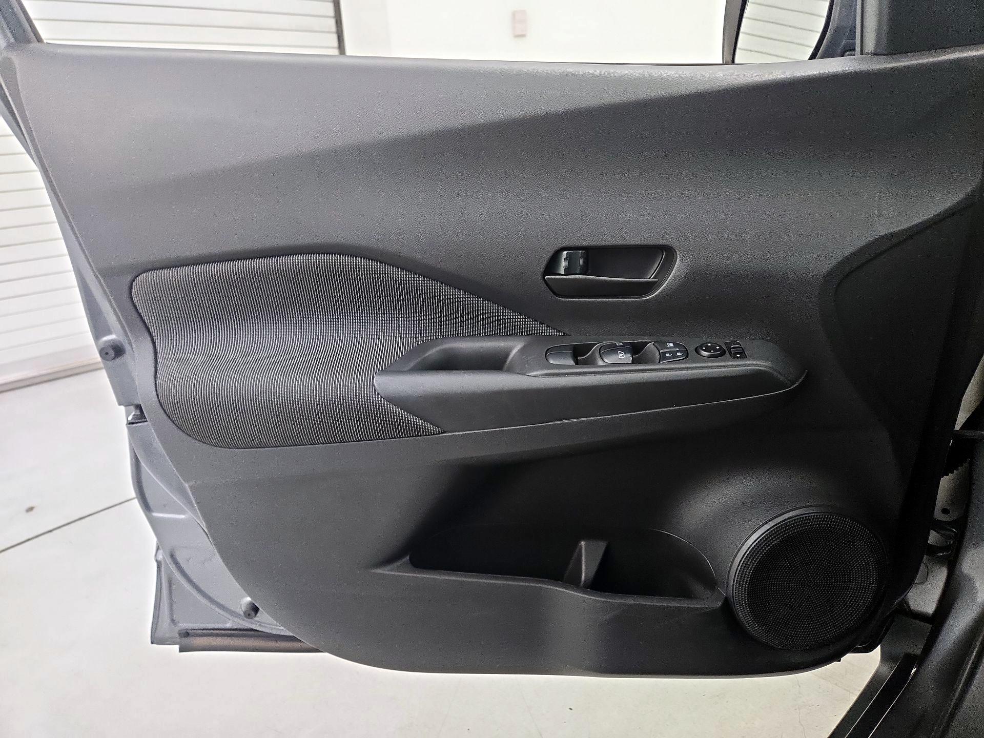 Thumbnail: 2019 Nissan Kicks - 12