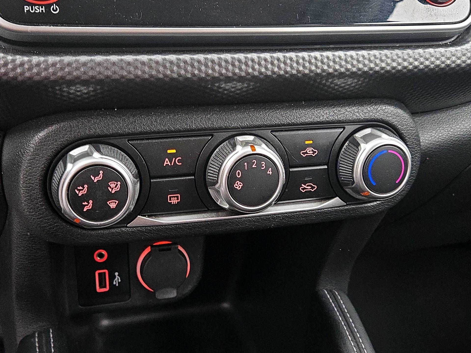 Thumbnail: 2019 Nissan Kicks - 16