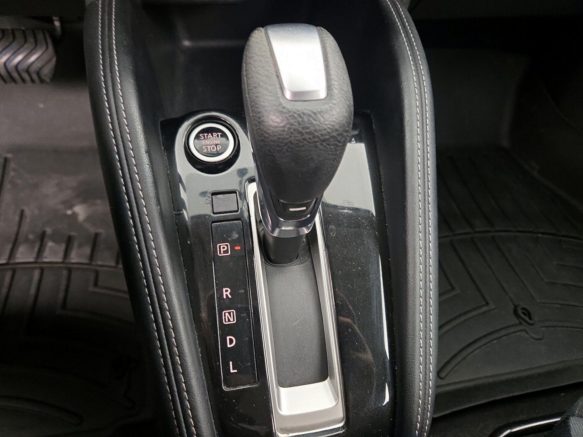 Thumbnail: 2019 Nissan Kicks - 17