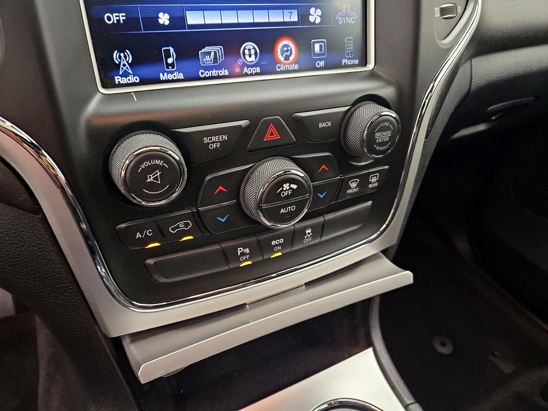 Thumbnail: 2015 Jeep Grand Cherokee - 16