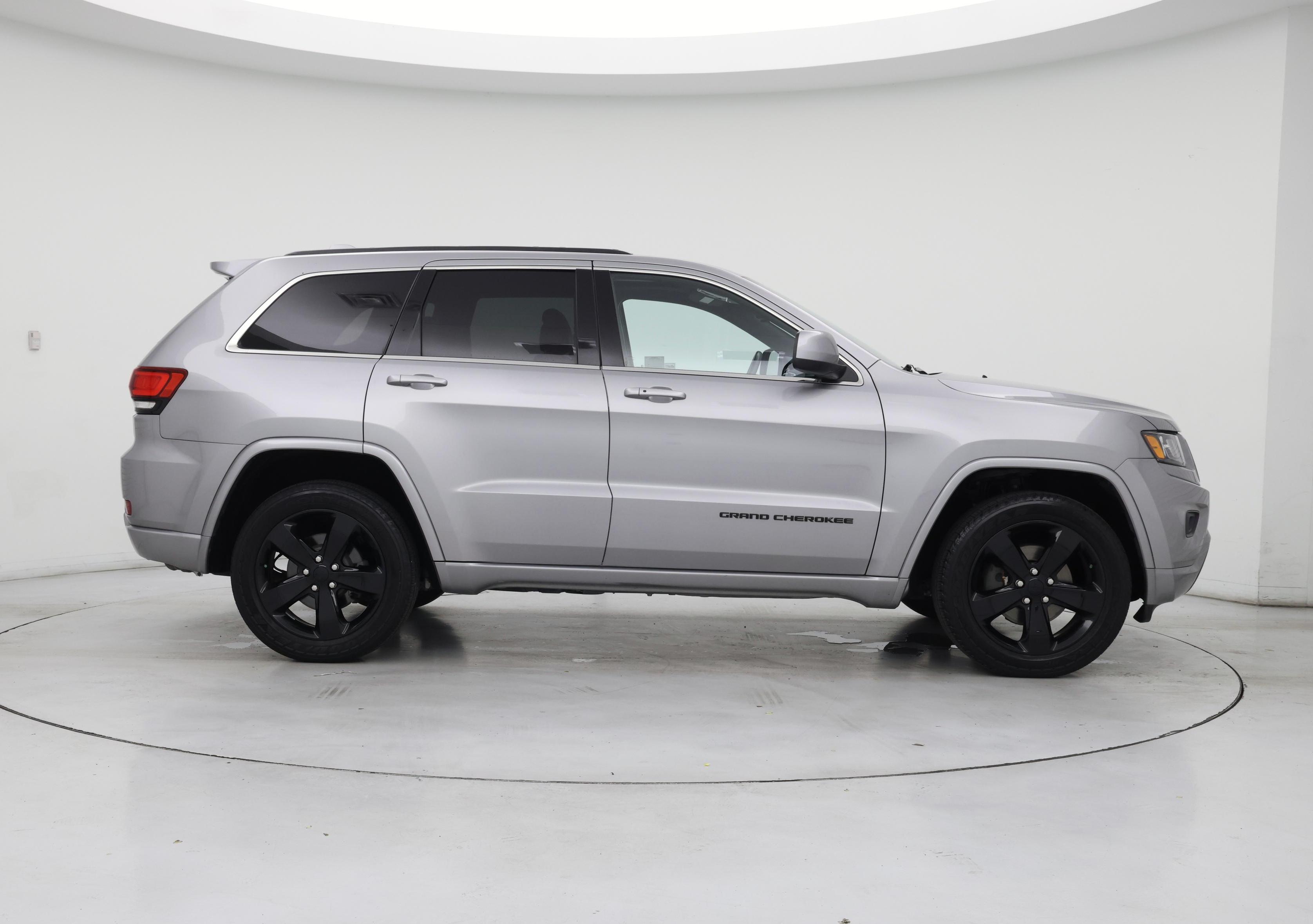 Thumbnail: 2015 Jeep Grand Cherokee - 7