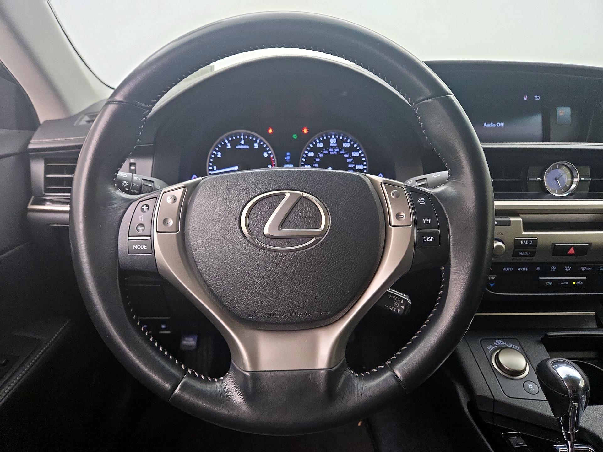 Thumbnail: 2015 Lexus ES - 10