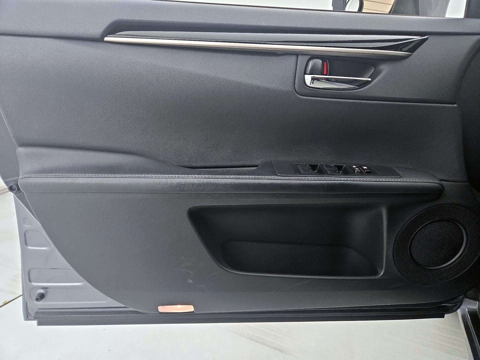 Thumbnail: 2015 Lexus ES - 12